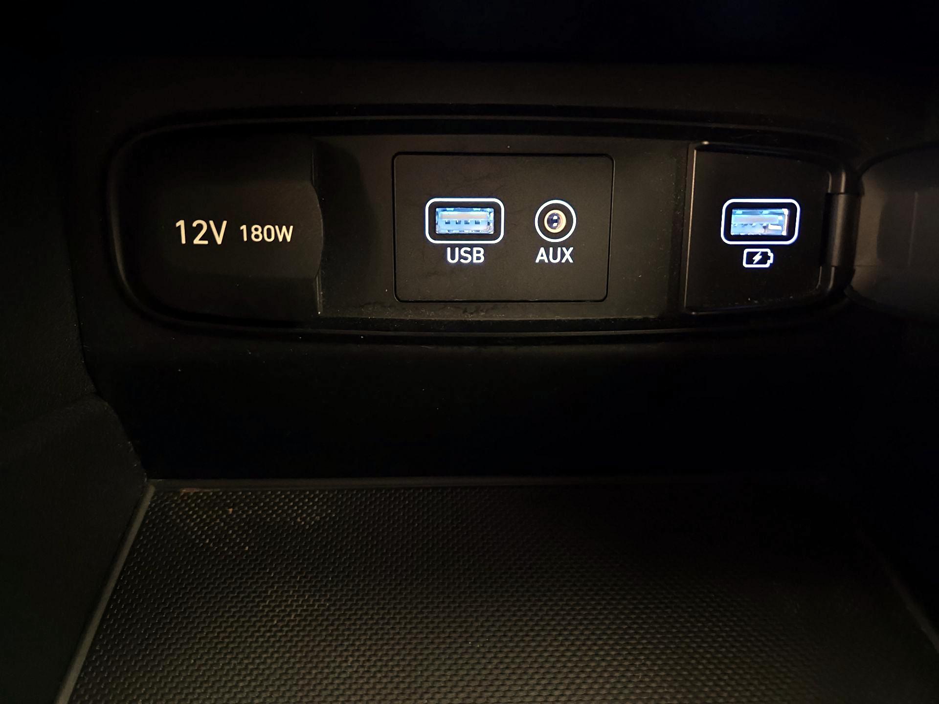 Thumbnail: 2019 Hyundai Santa Fe - 18