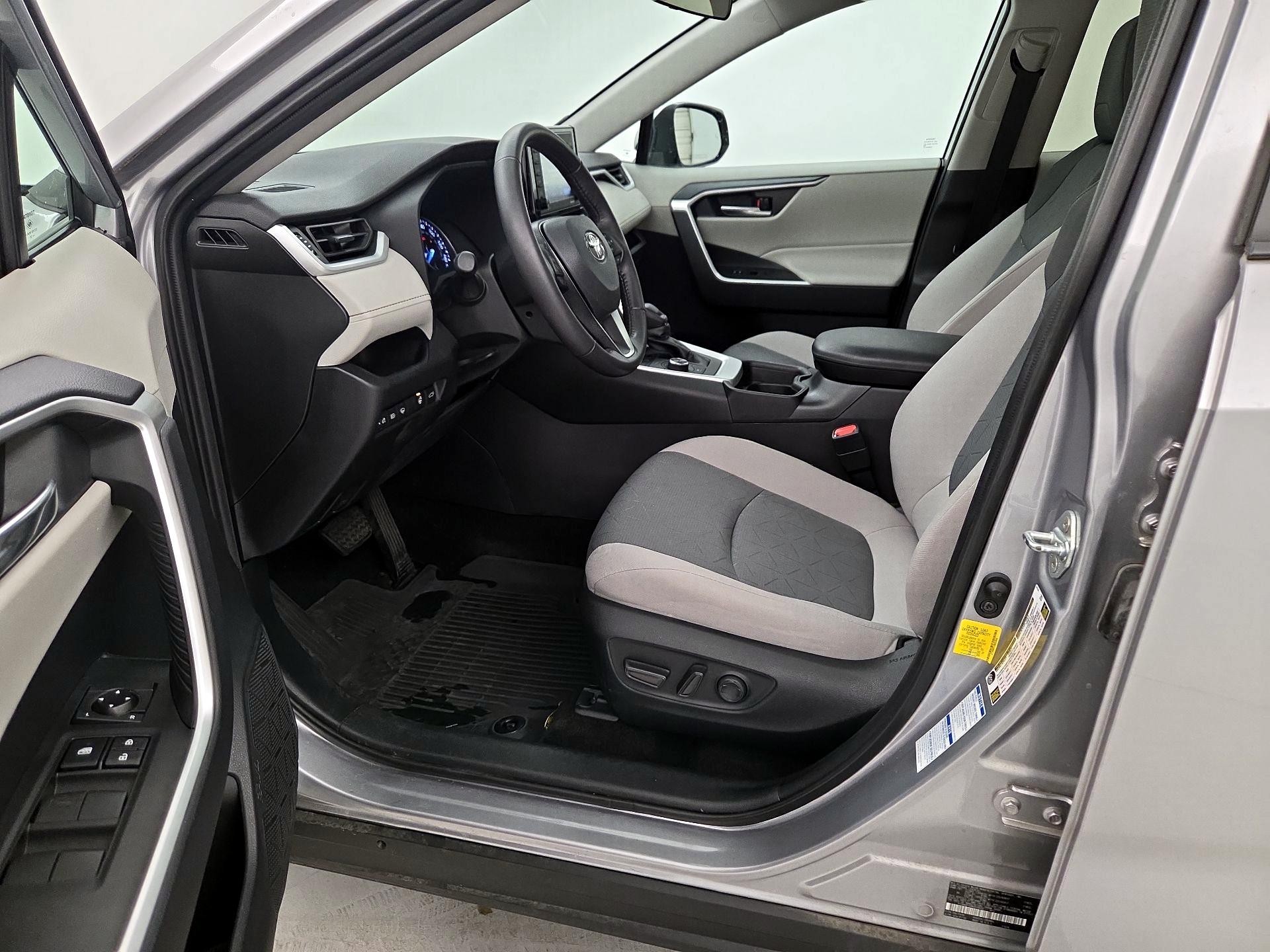 Thumbnail: 2021 Toyota RAV4 - 11