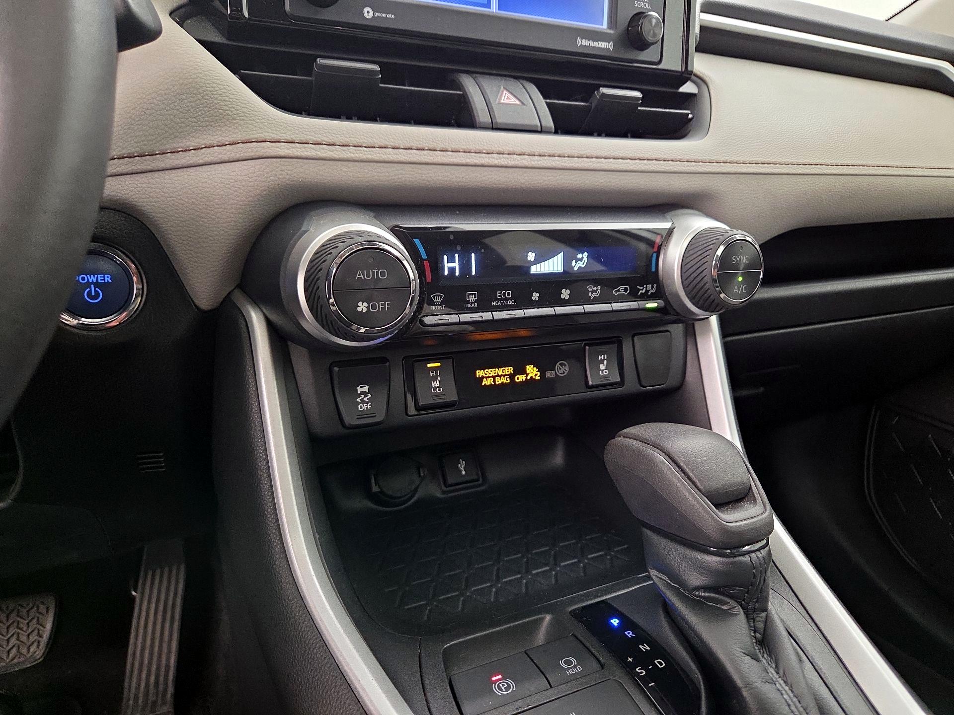 Thumbnail: 2021 Toyota RAV4 - 16