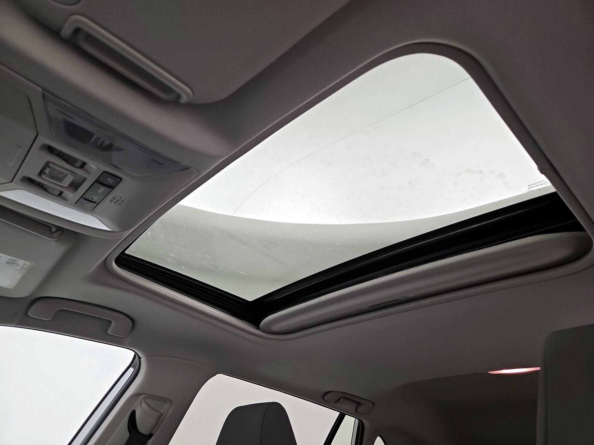 Thumbnail: 2021 Toyota RAV4 - 19