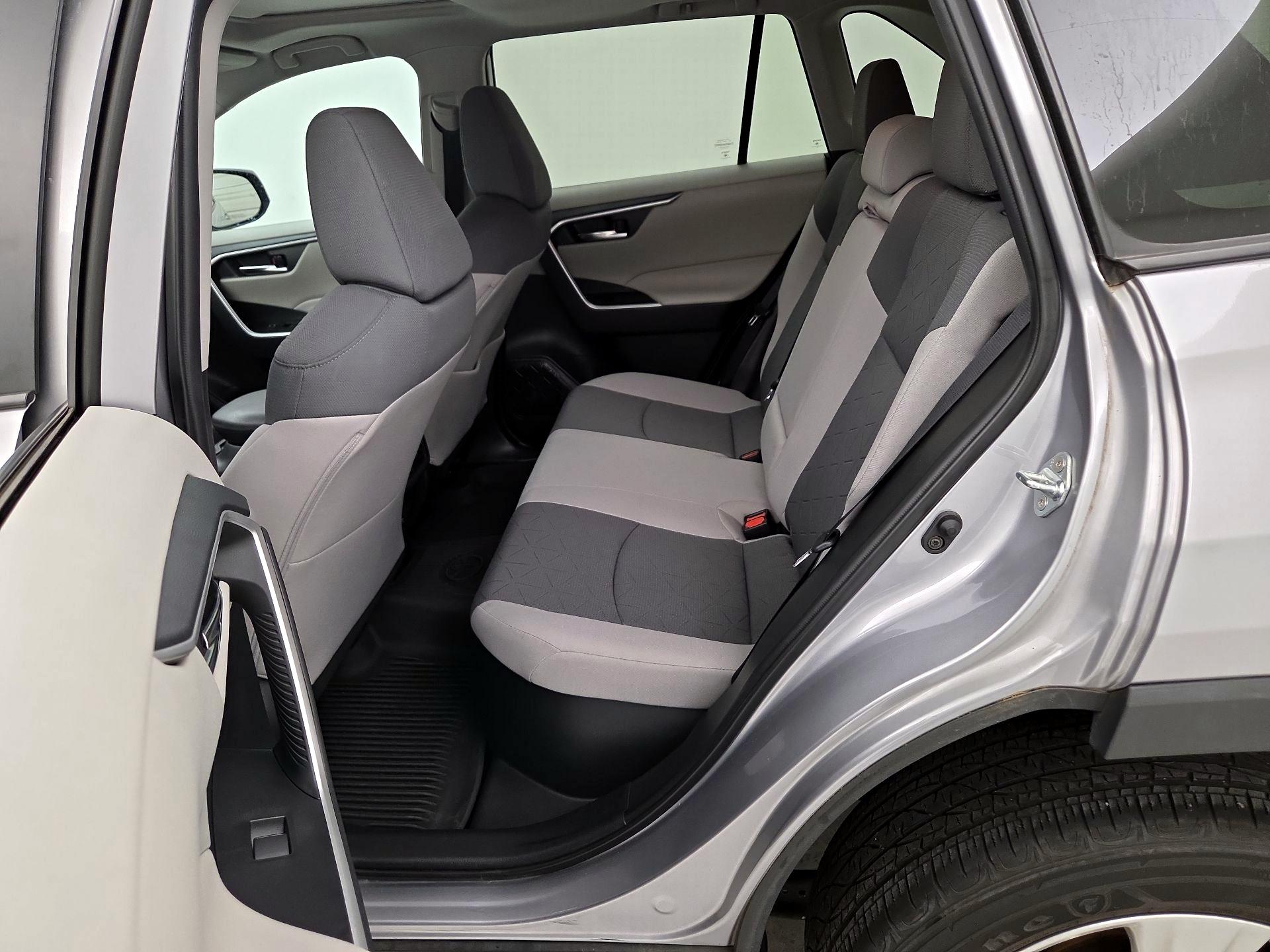 Thumbnail: 2021 Toyota RAV4 - 20