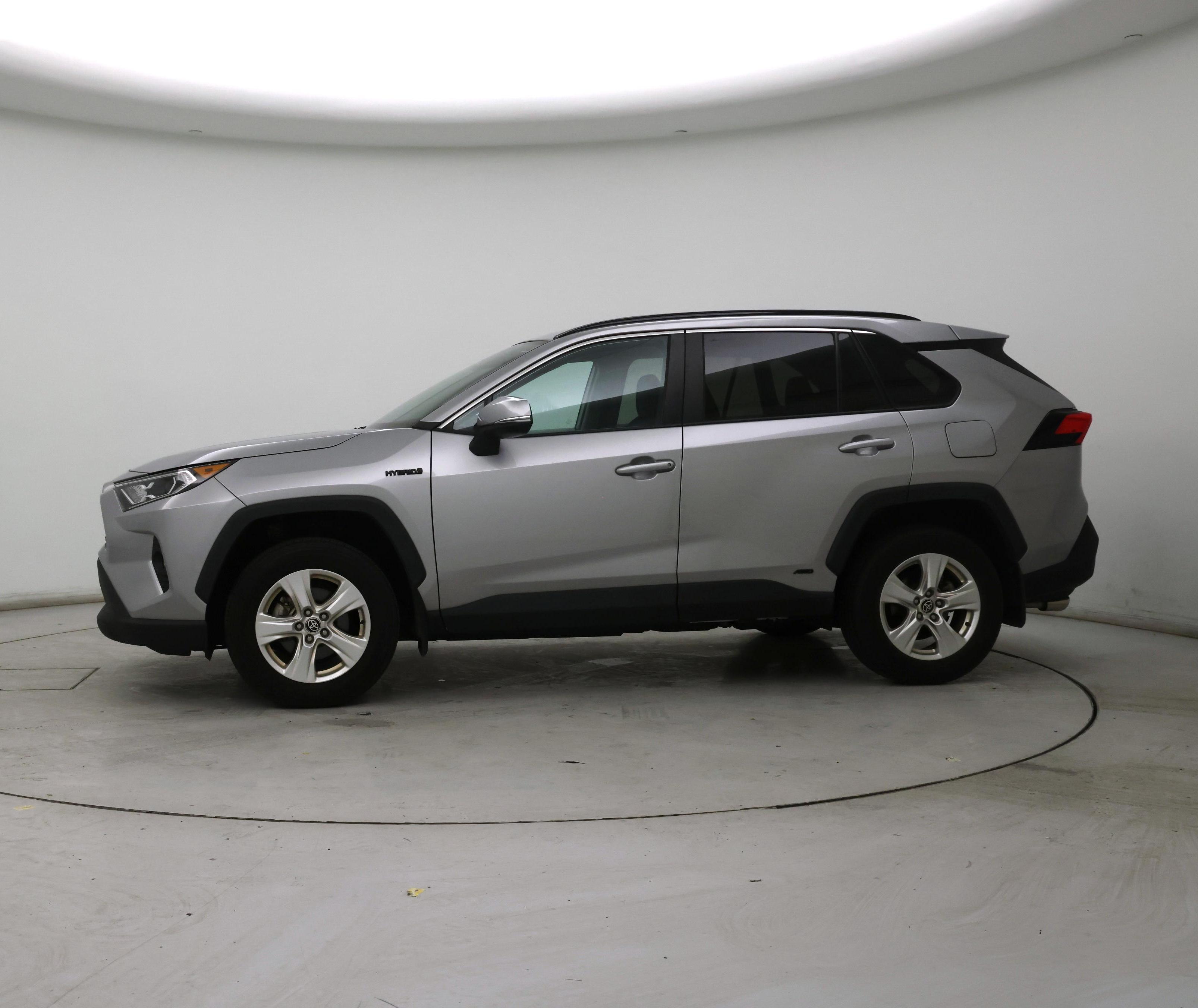 Thumbnail: 2021 Toyota RAV4 - 3