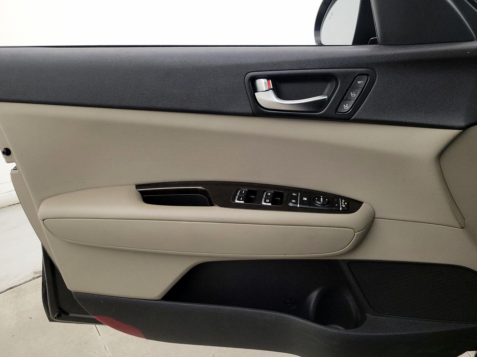 Thumbnail: 2017 Kia Optima - 12