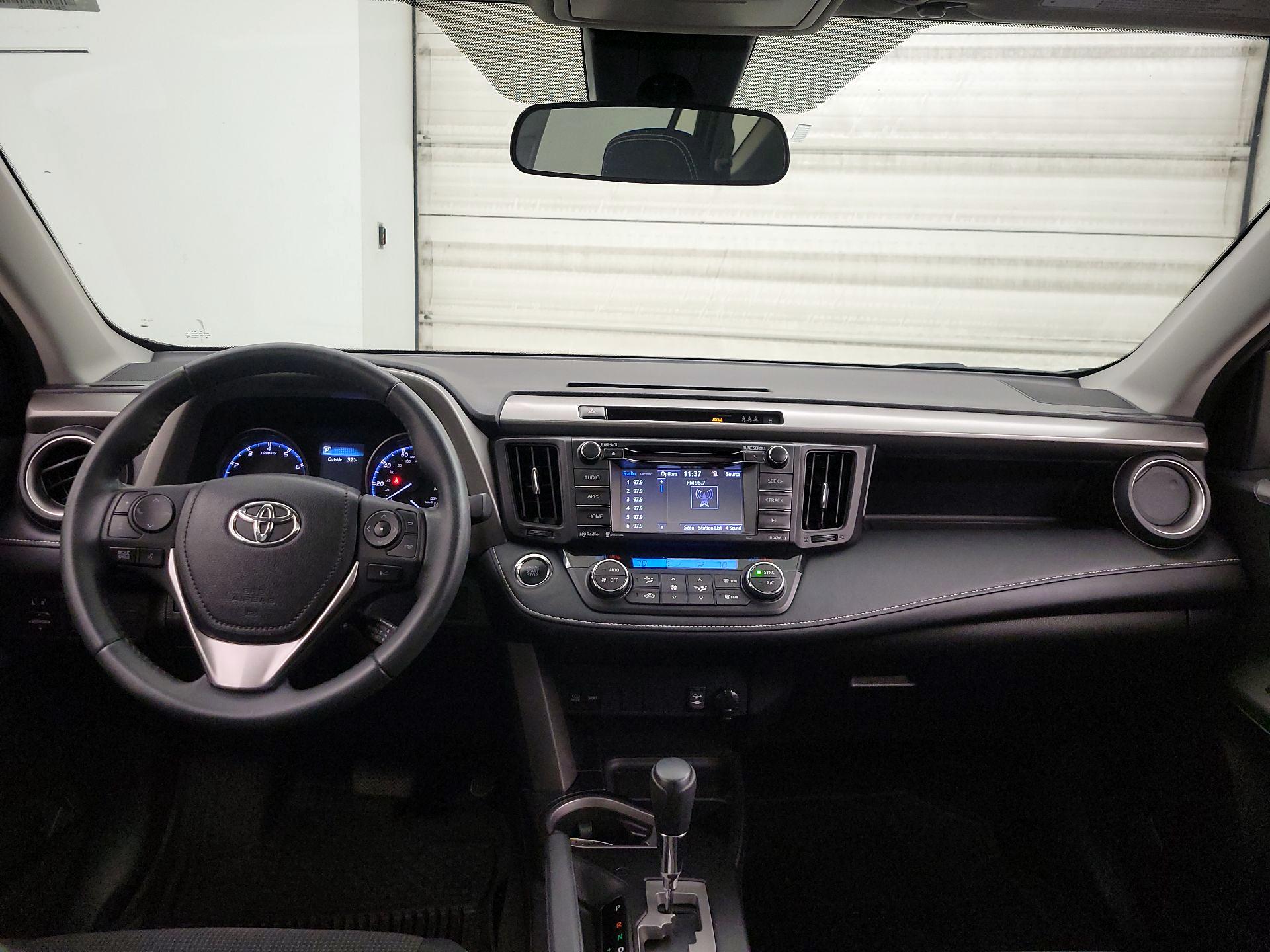 Thumbnail: 2017 Toyota RAV4 - 9