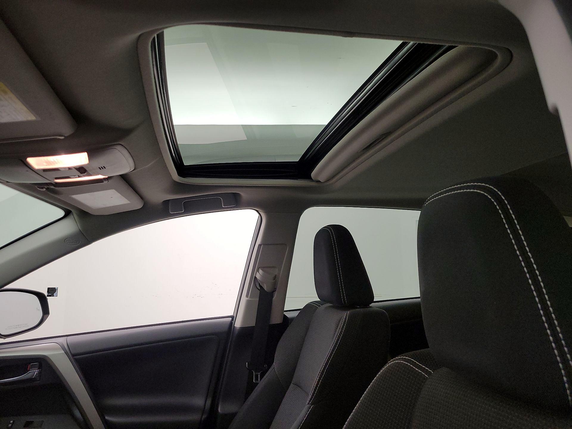 Thumbnail: 2017 Toyota RAV4 - 19