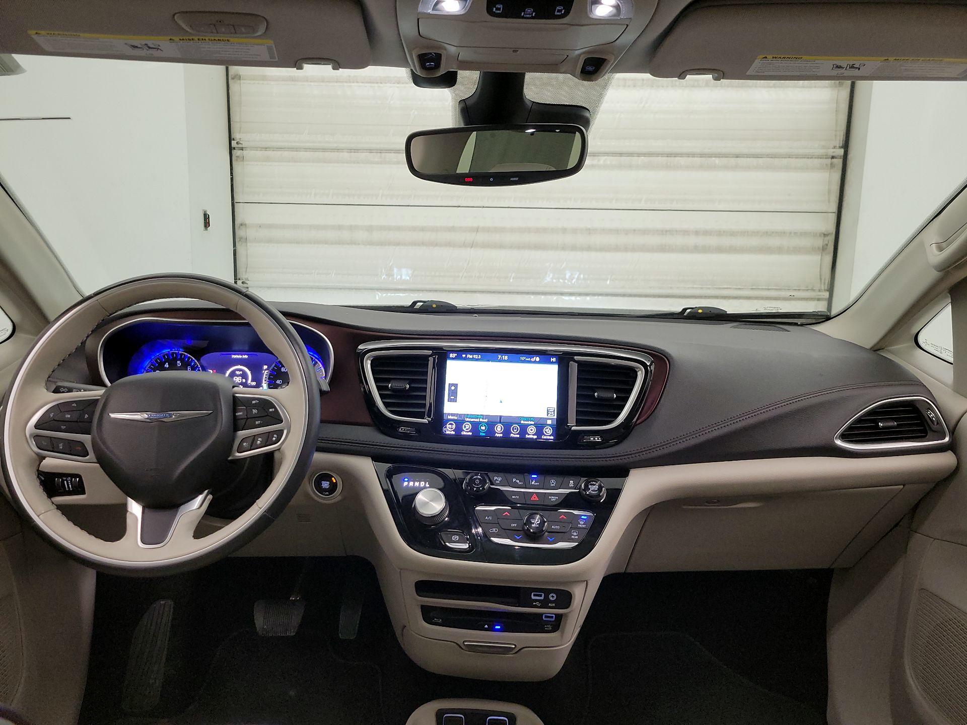 Thumbnail: 2019 Chrysler Pacifica - 9