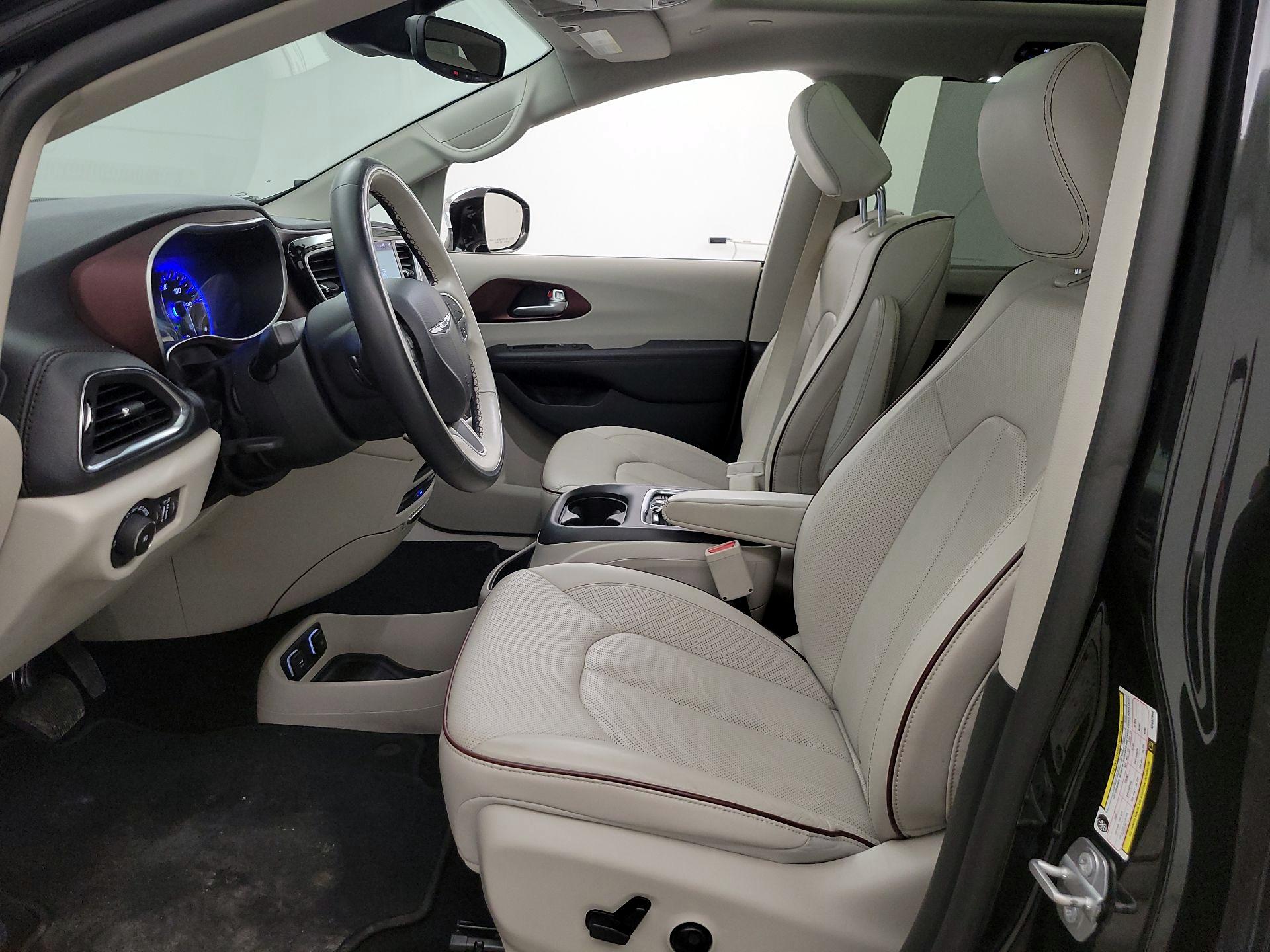 Thumbnail: 2019 Chrysler Pacifica - 11