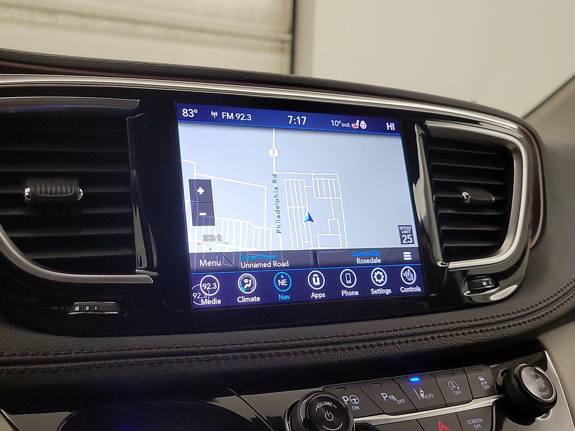 Thumbnail: 2019 Chrysler Pacifica - 14