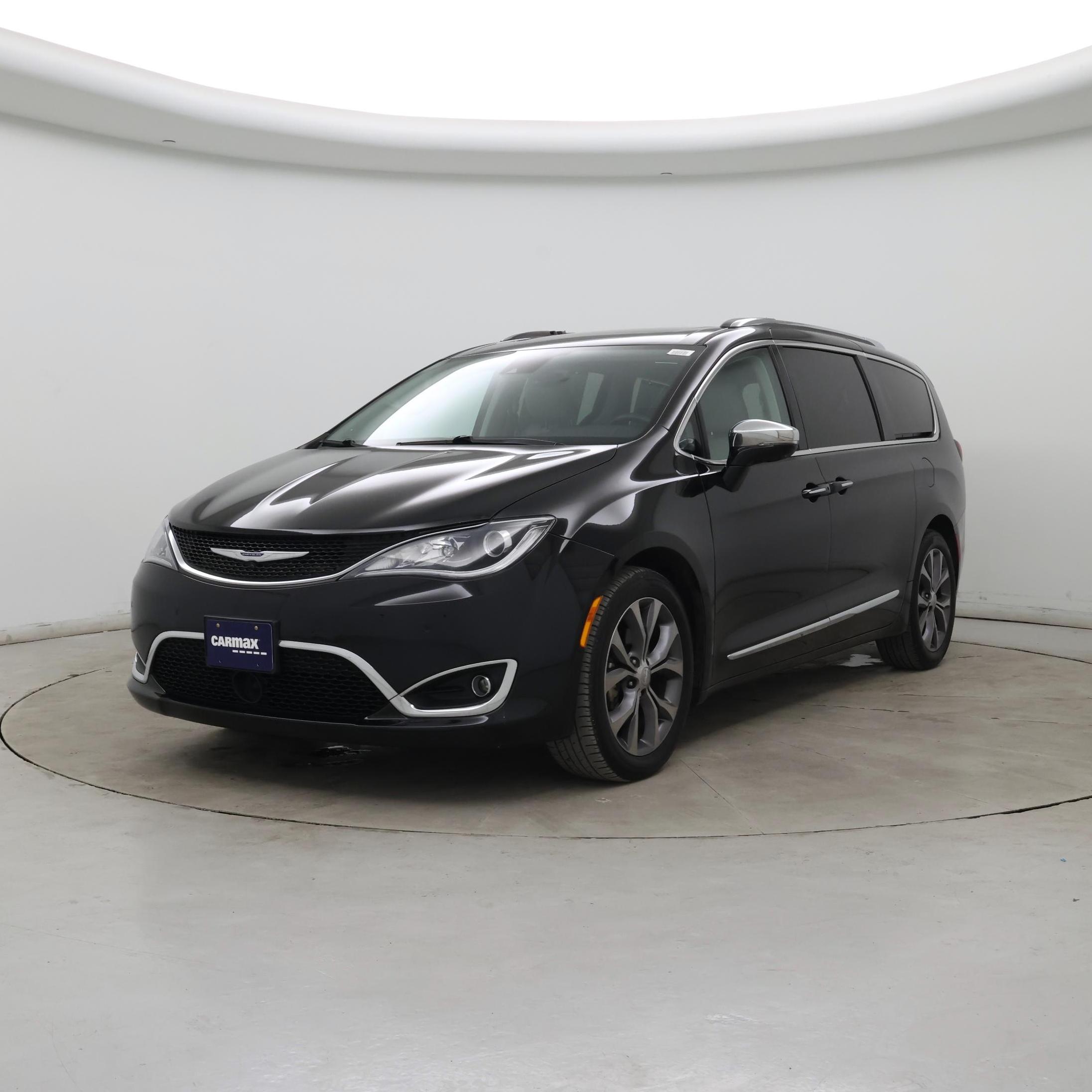 Thumbnail: 2019 Chrysler Pacifica - 4