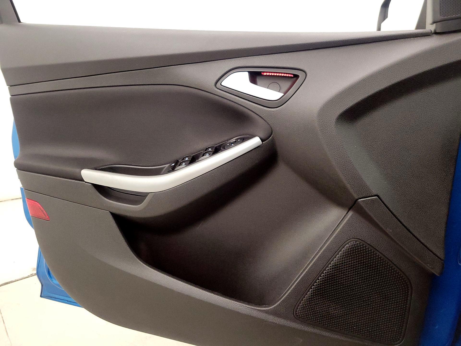 Thumbnail: 2014 Ford Focus - 12