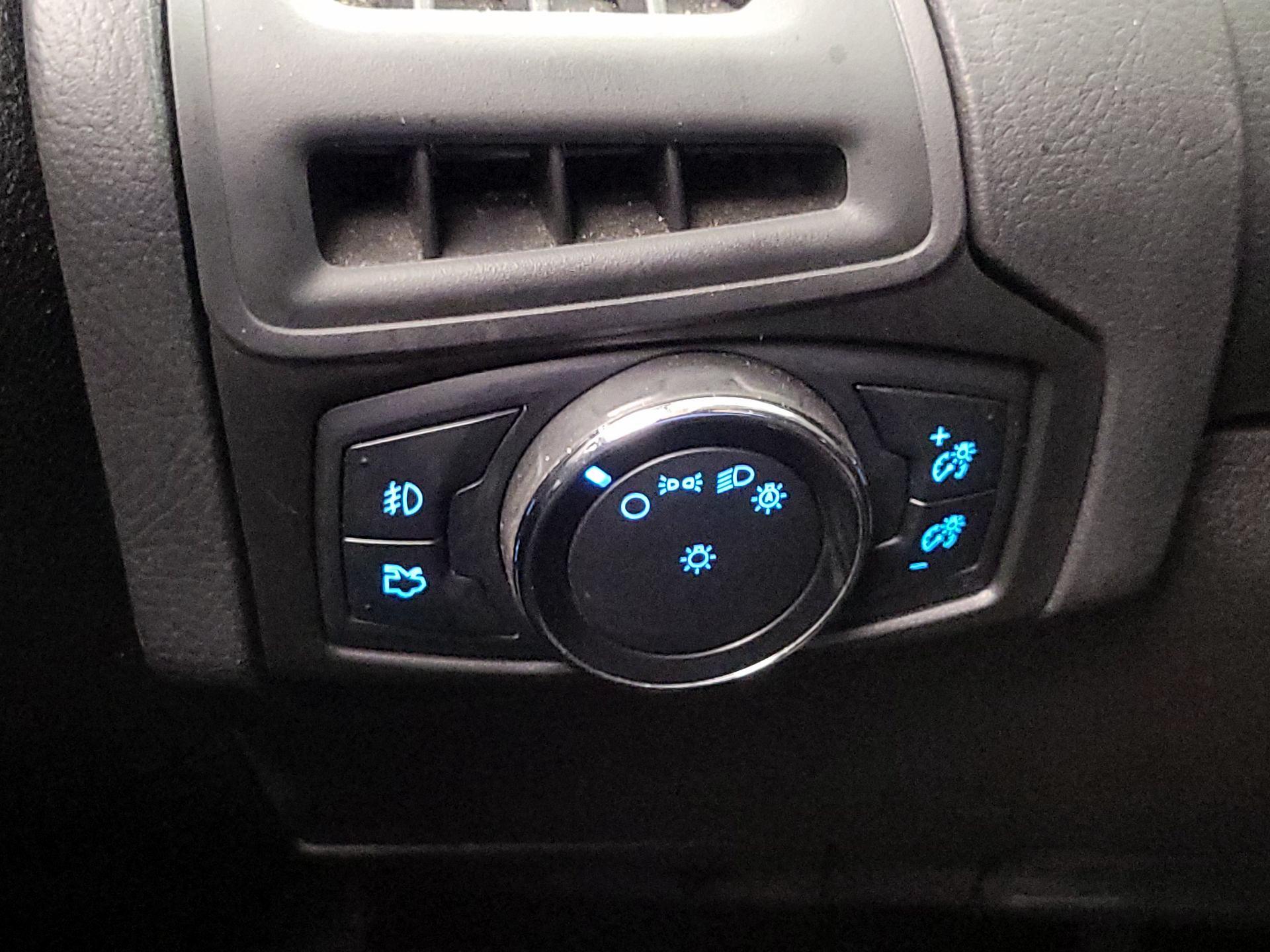 Thumbnail: 2014 Ford Focus - 13