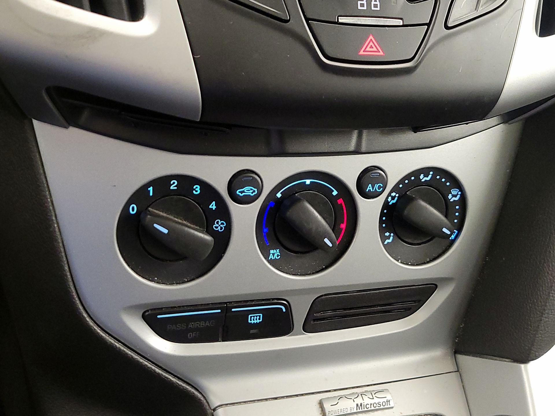 Thumbnail: 2014 Ford Focus - 15