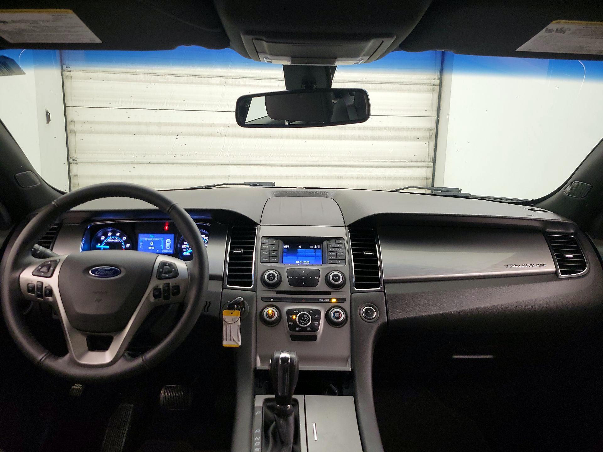 Thumbnail: 2016 Ford Taurus - 9