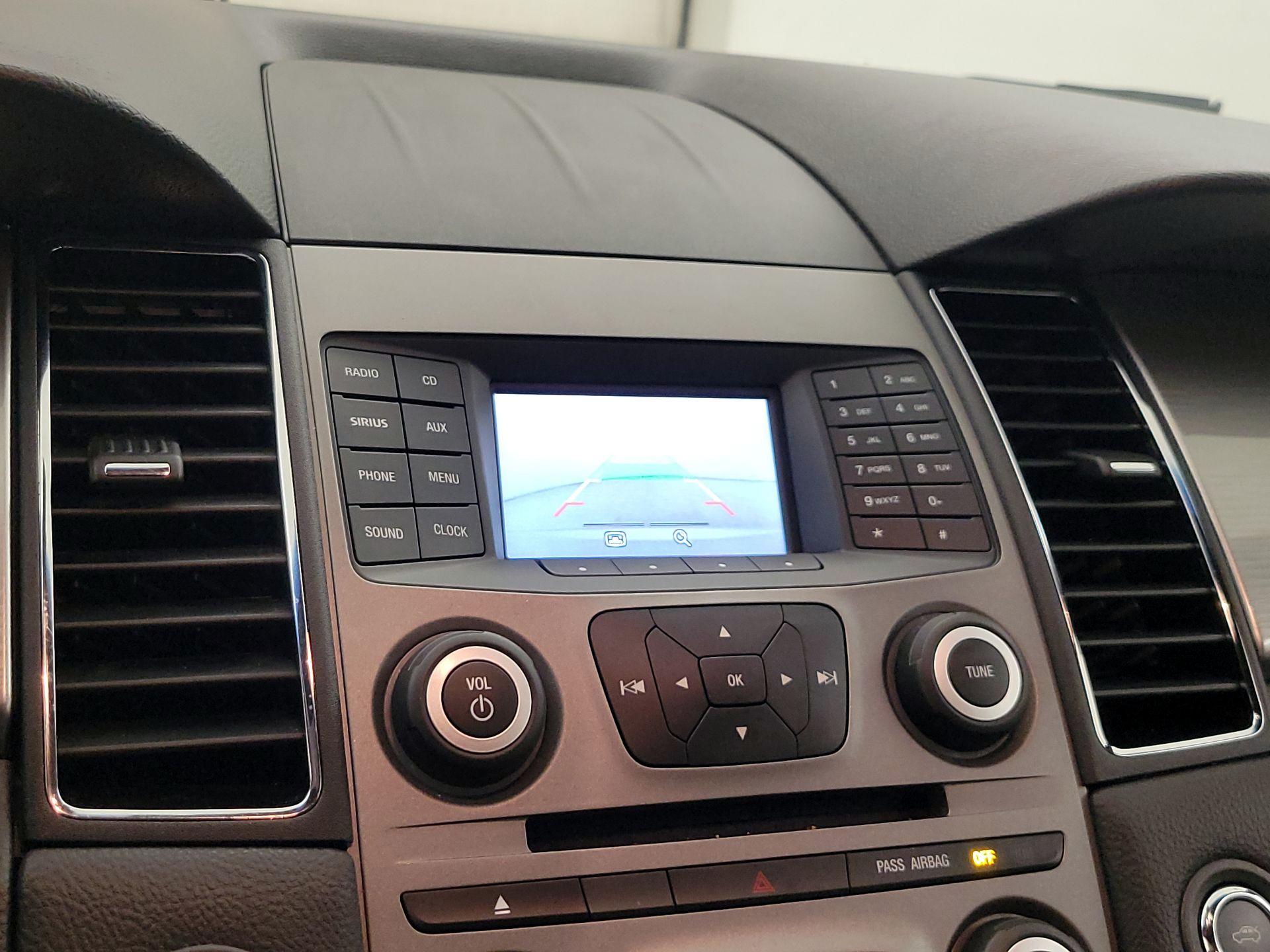 Thumbnail: 2016 Ford Taurus - 14