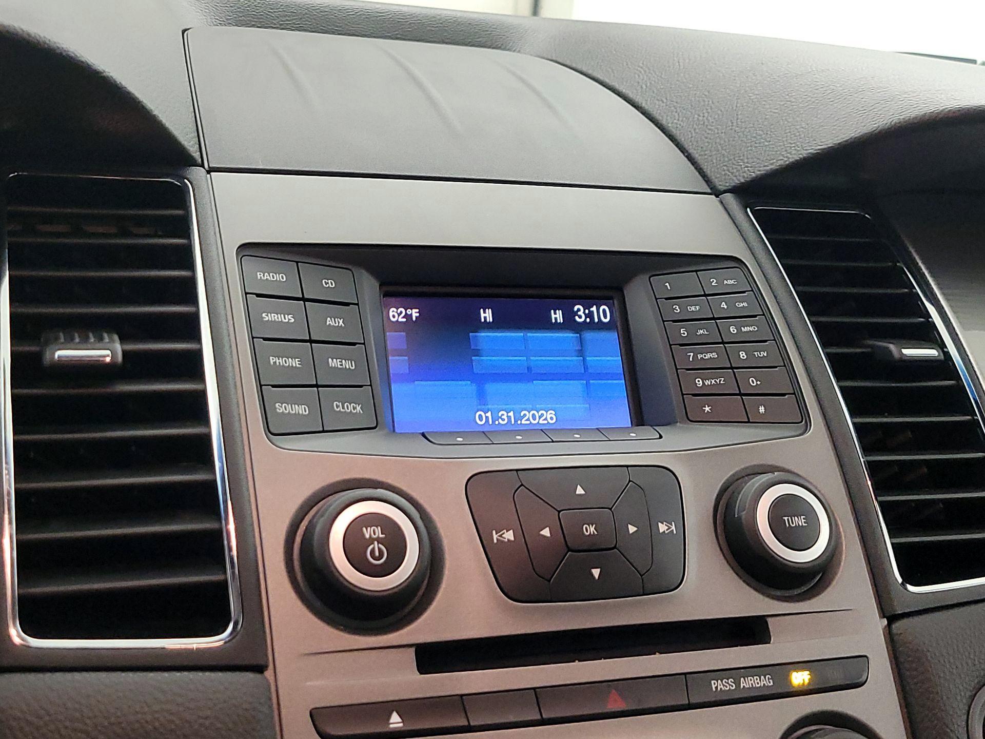 Thumbnail: 2016 Ford Taurus - 15