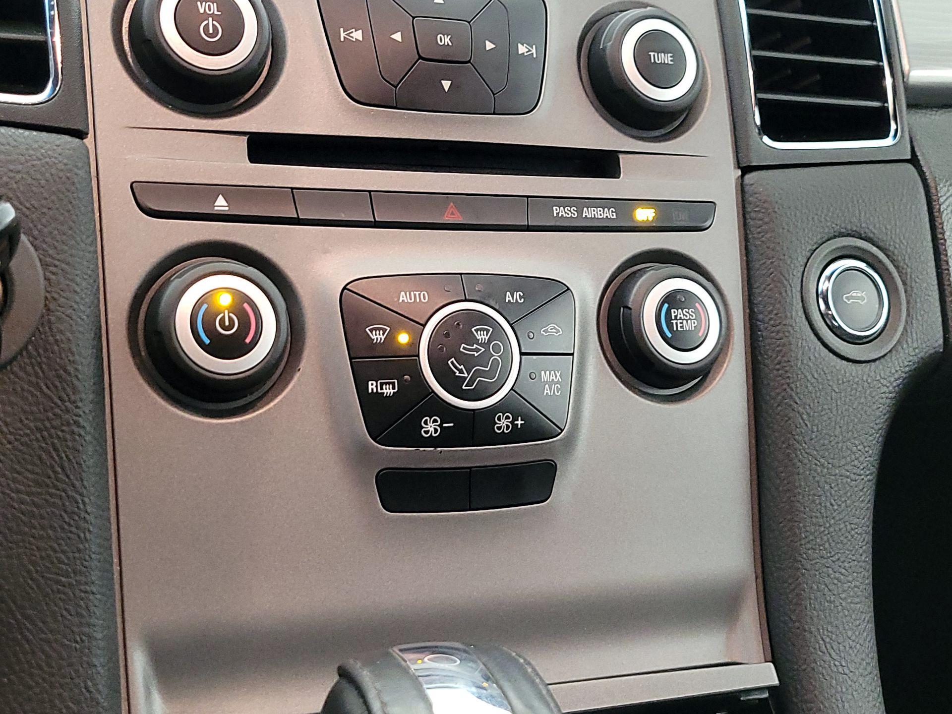 Thumbnail: 2016 Ford Taurus - 16