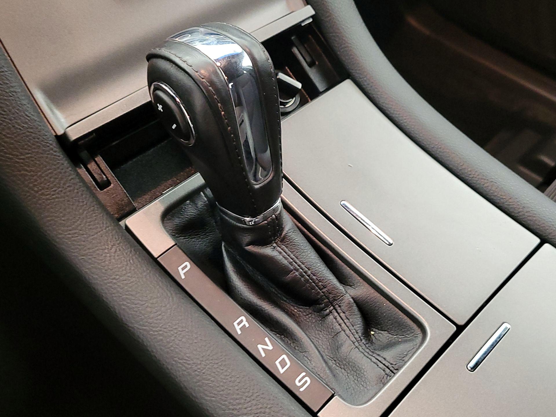 Thumbnail: 2016 Ford Taurus - 17