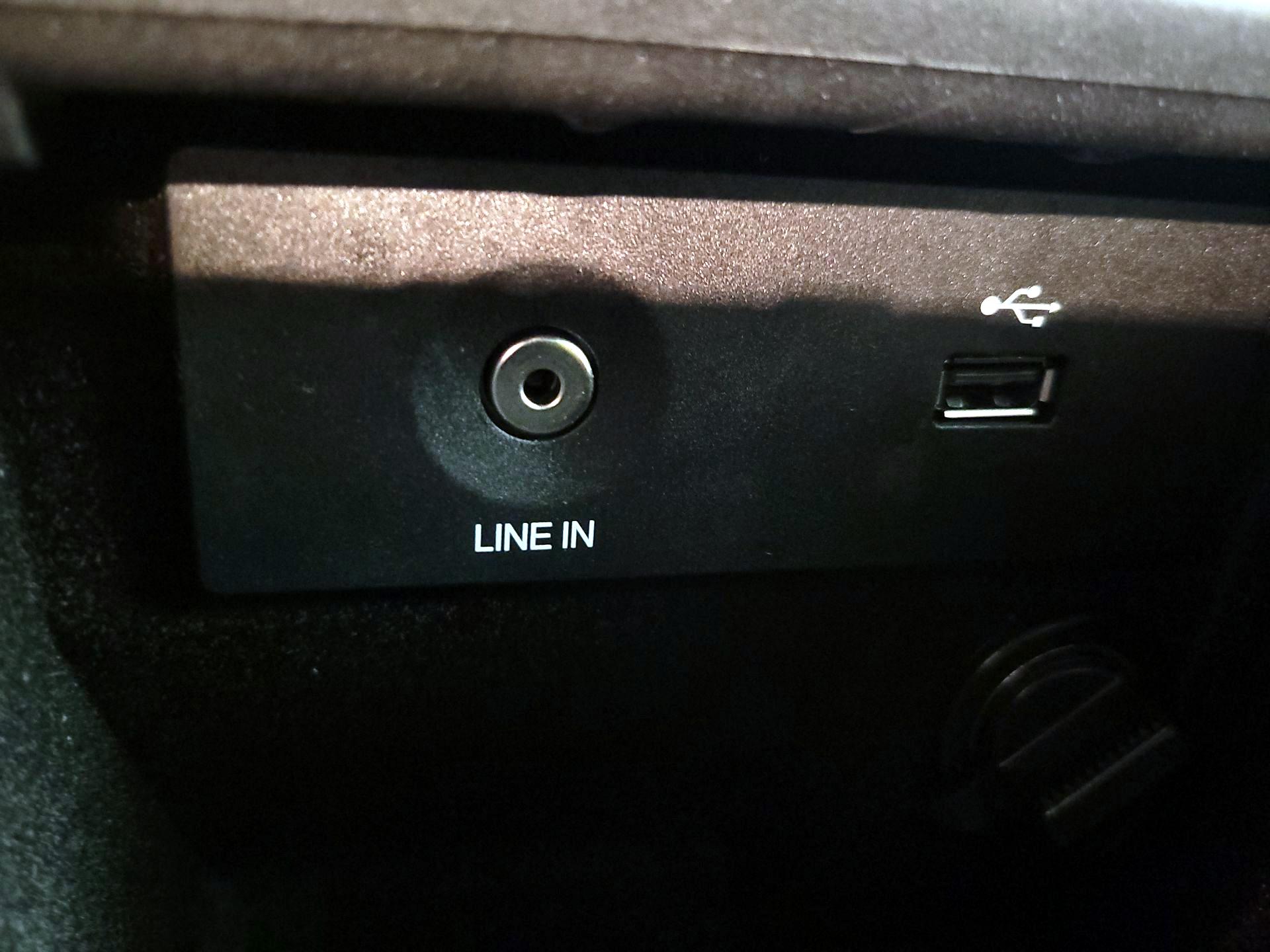 Thumbnail: 2016 Ford Taurus - 18