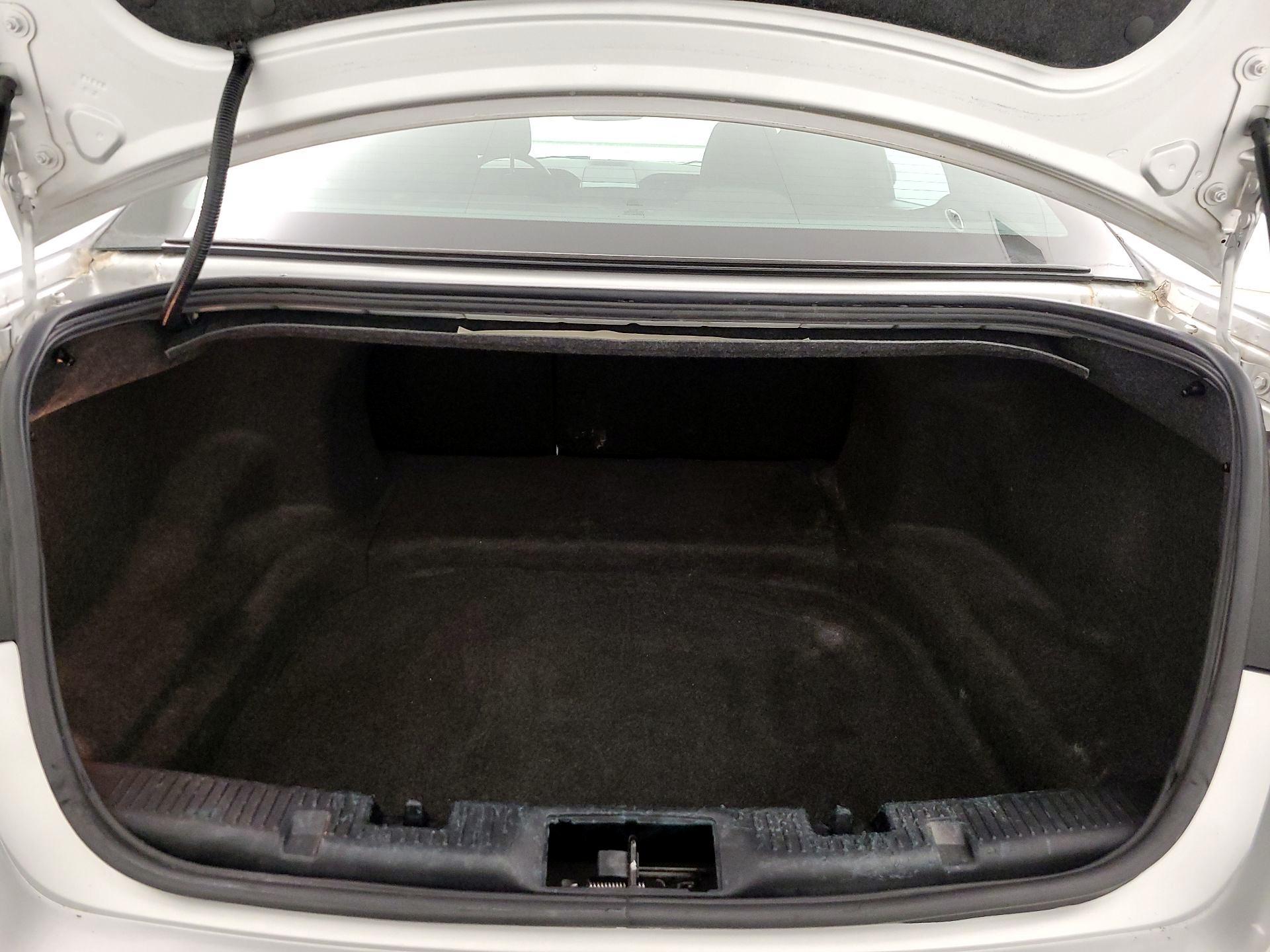 Thumbnail: 2016 Ford Taurus - 20