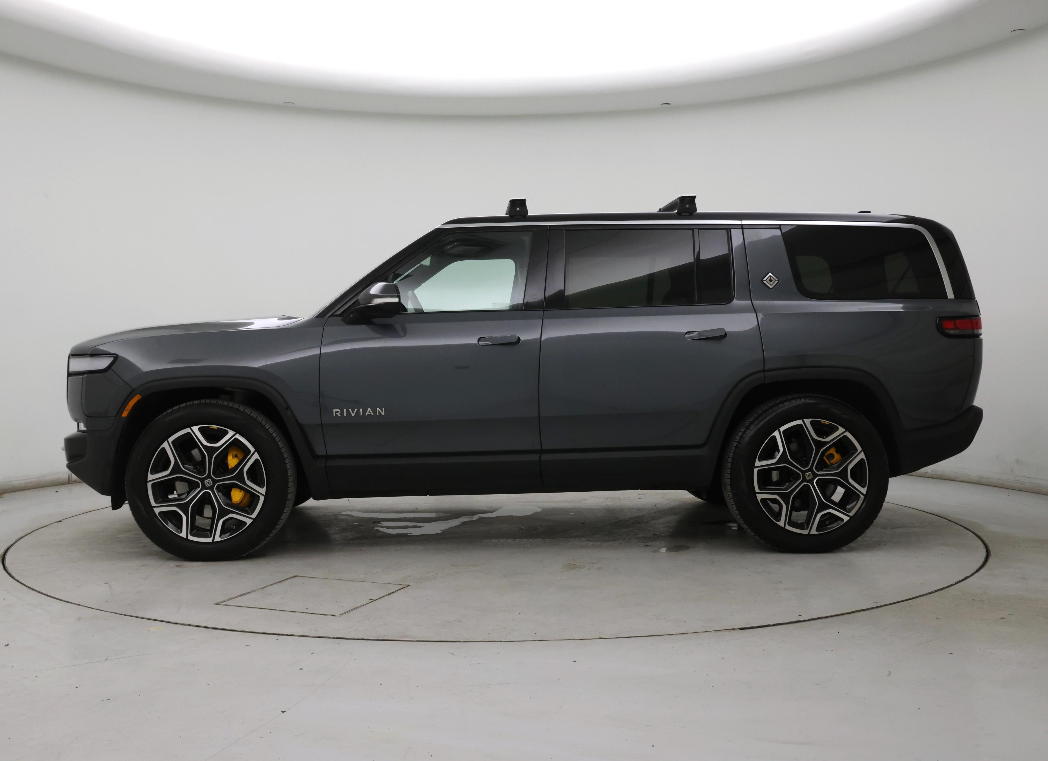 Thumbnail: 2022 Rivian R1S - 3