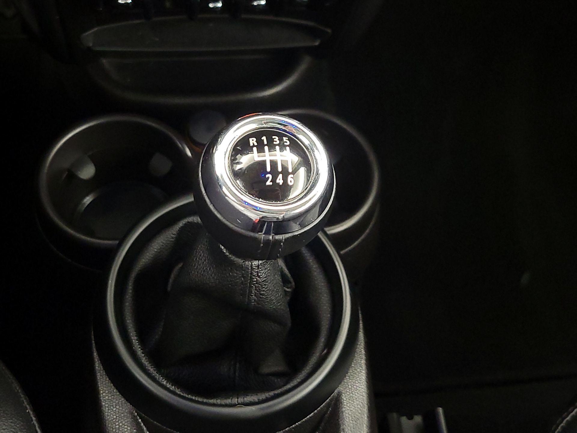 Thumbnail: 2015 MINI Cooper Paceman - 17