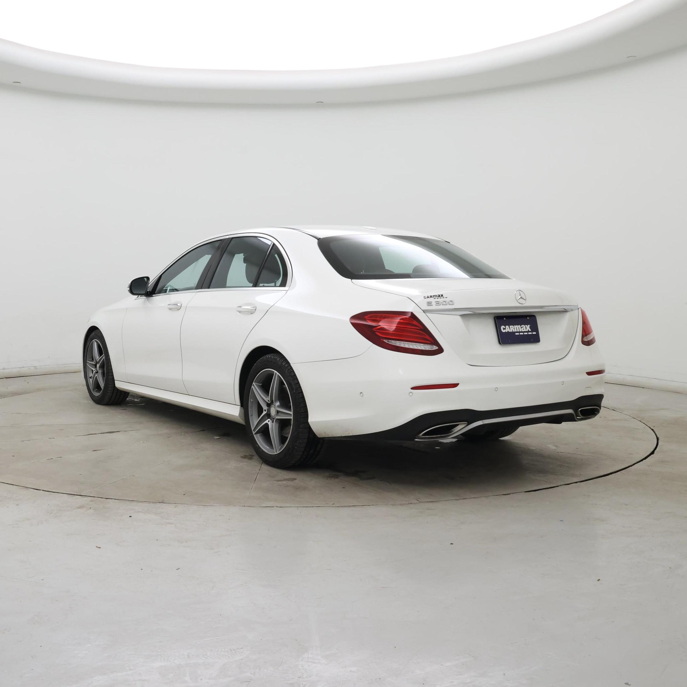 Thumbnail: 2017 Mercedes-Benz E-Class - 2