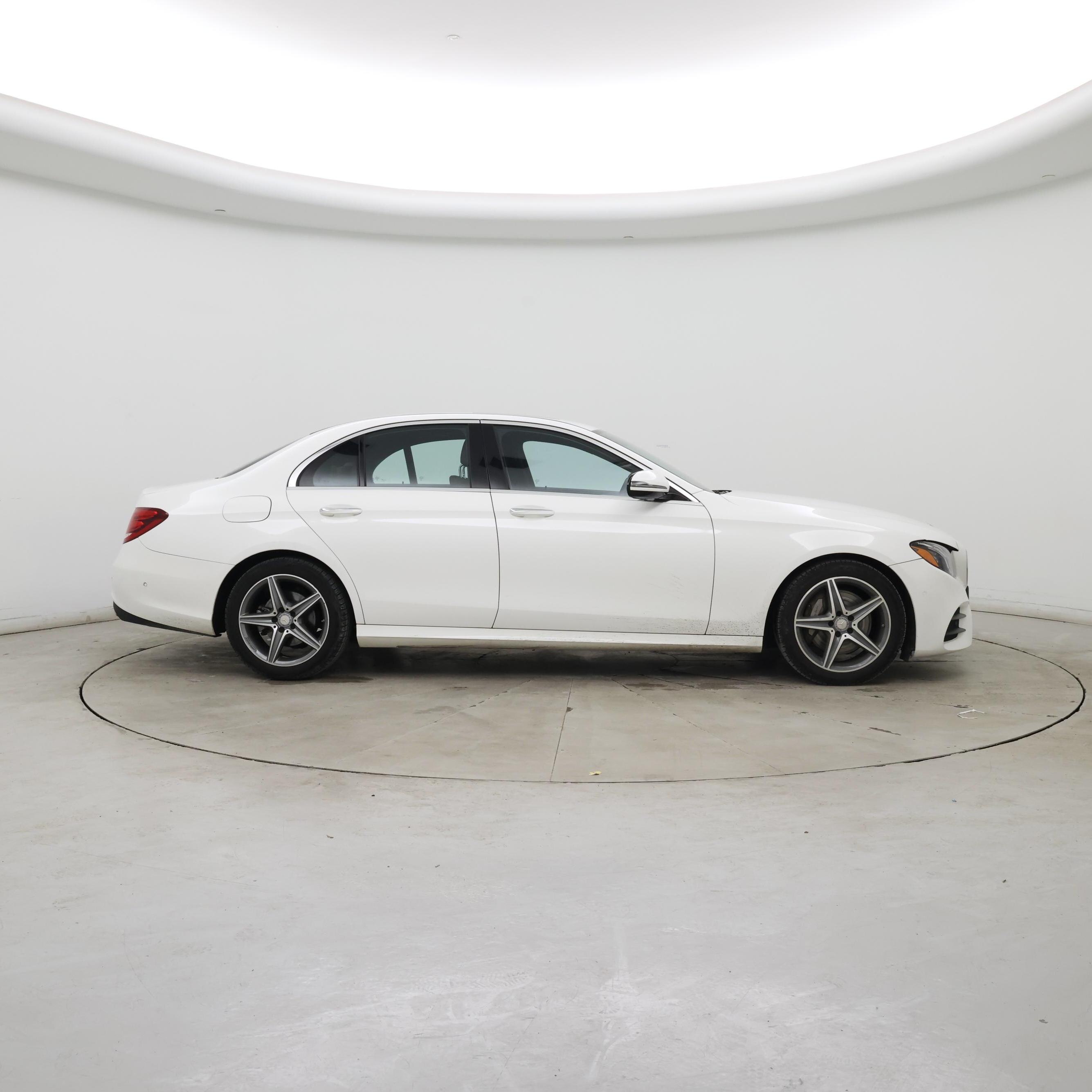 Thumbnail: 2017 Mercedes-Benz E-Class - 7