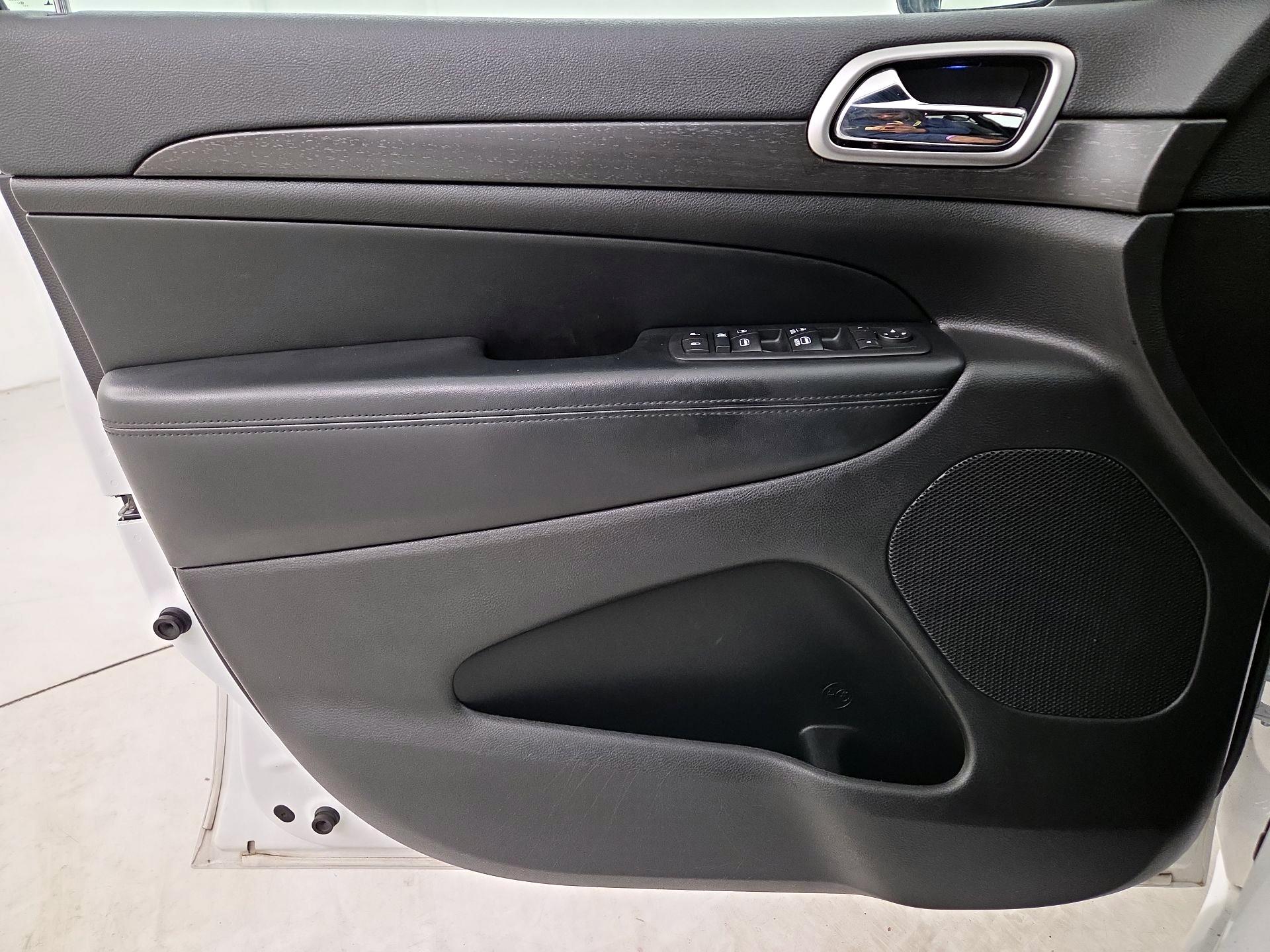 Thumbnail: 2017 Jeep Grand Cherokee - 12