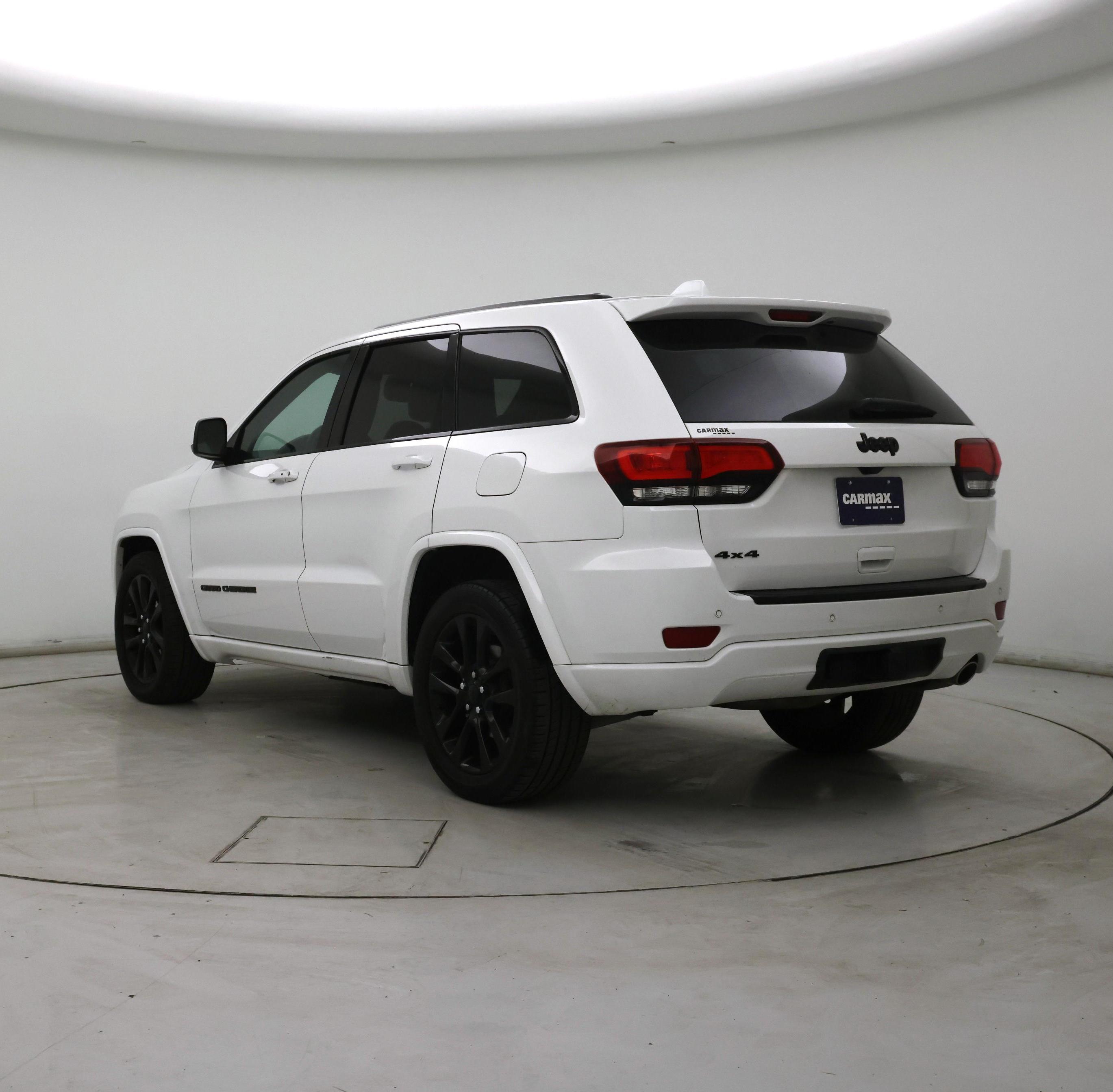 Thumbnail: 2017 Jeep Grand Cherokee - 2