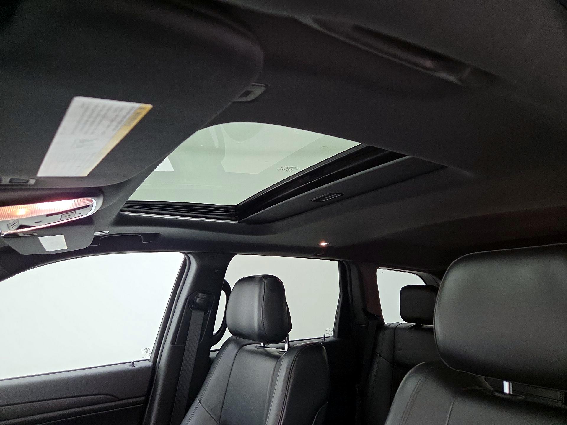 Thumbnail: 2017 Jeep Grand Cherokee - 19