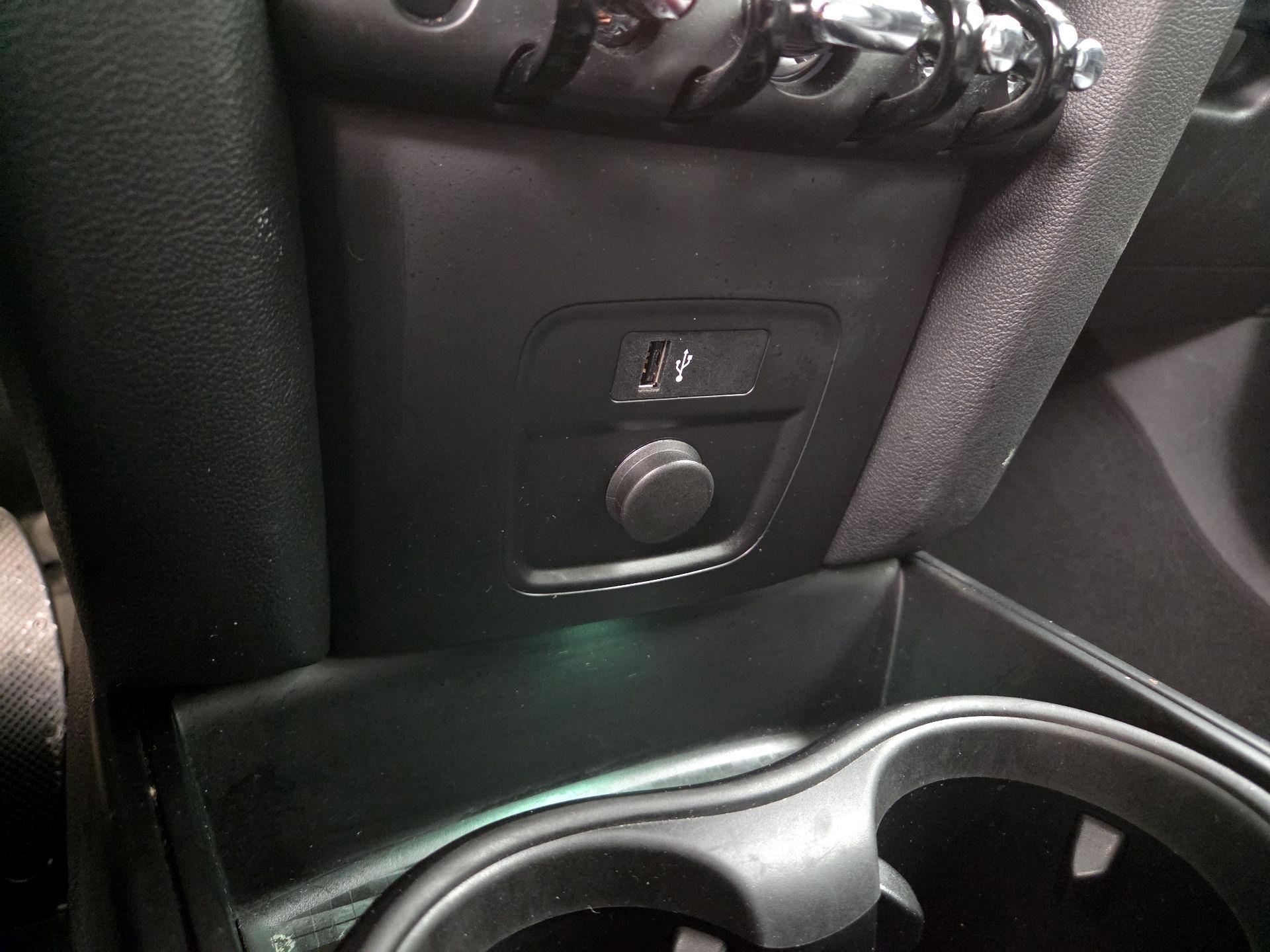 Thumbnail: 2019 MINI Cooper Countryman - 16