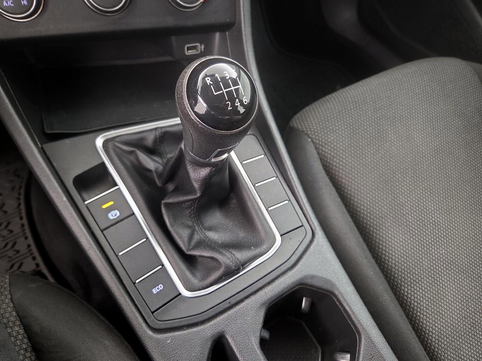 Thumbnail: 2019 Volkswagen Jetta - 17