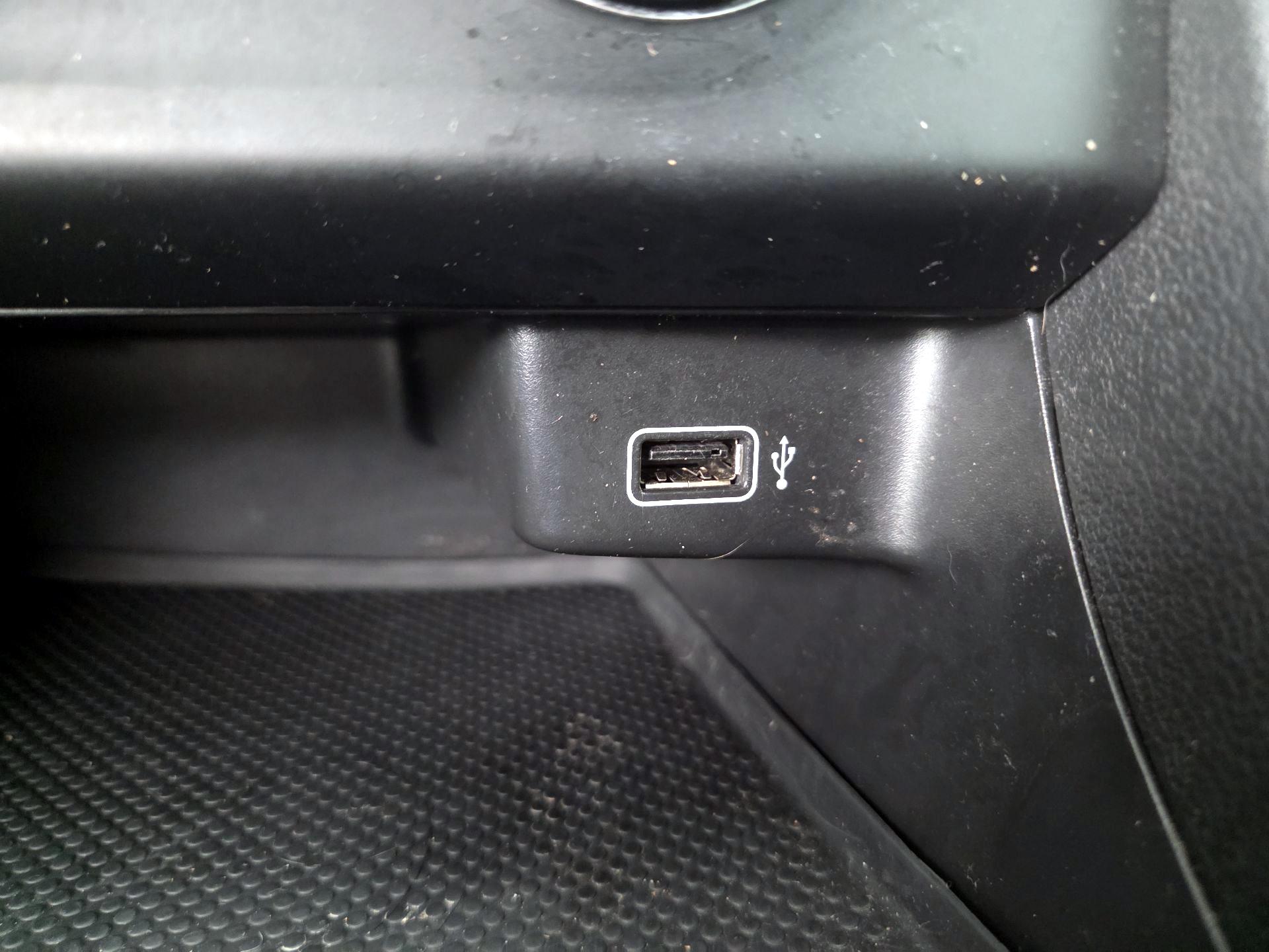 Thumbnail: 2019 Volkswagen Jetta - 18