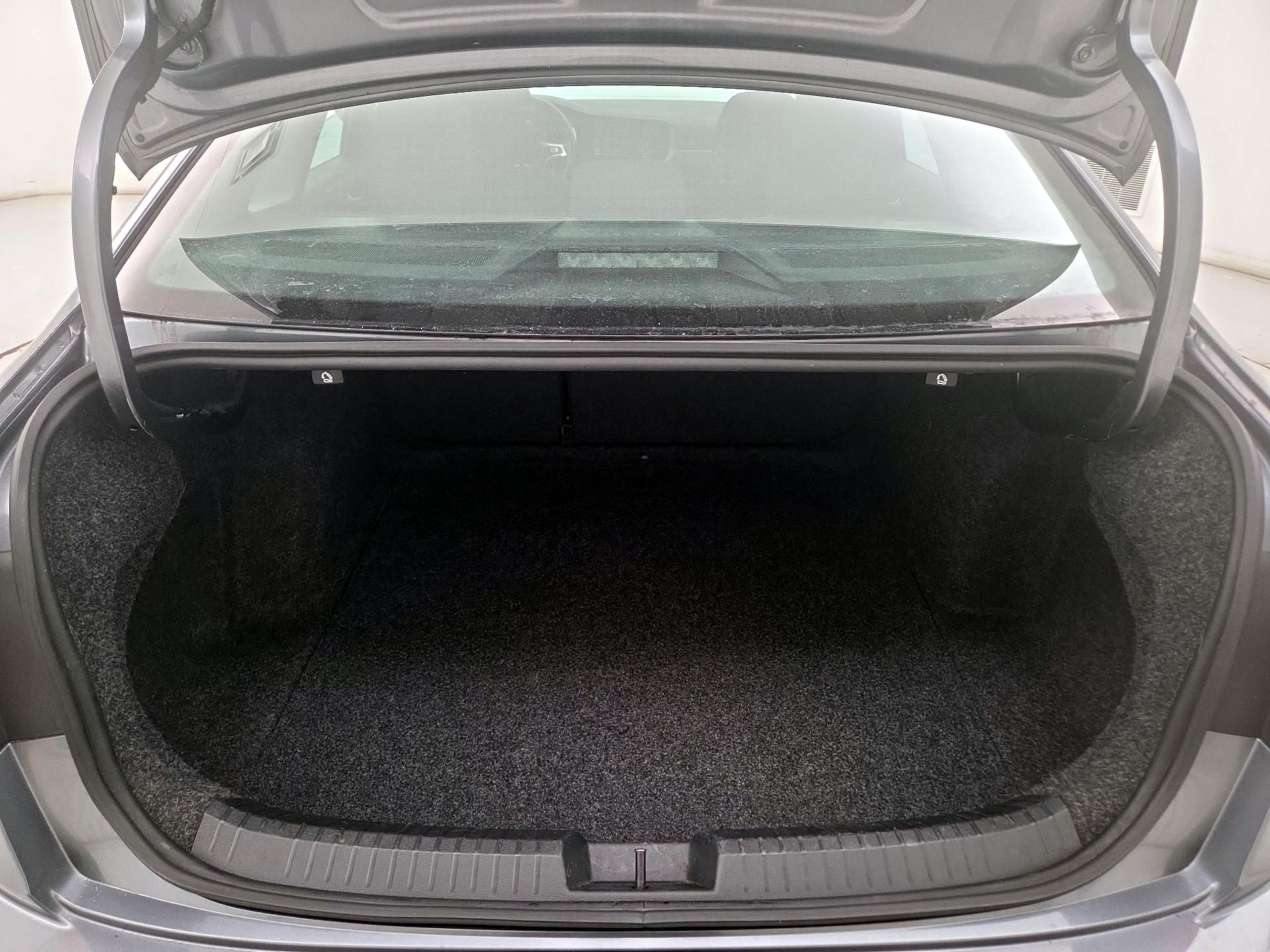 Thumbnail: 2019 Volkswagen Jetta - 20