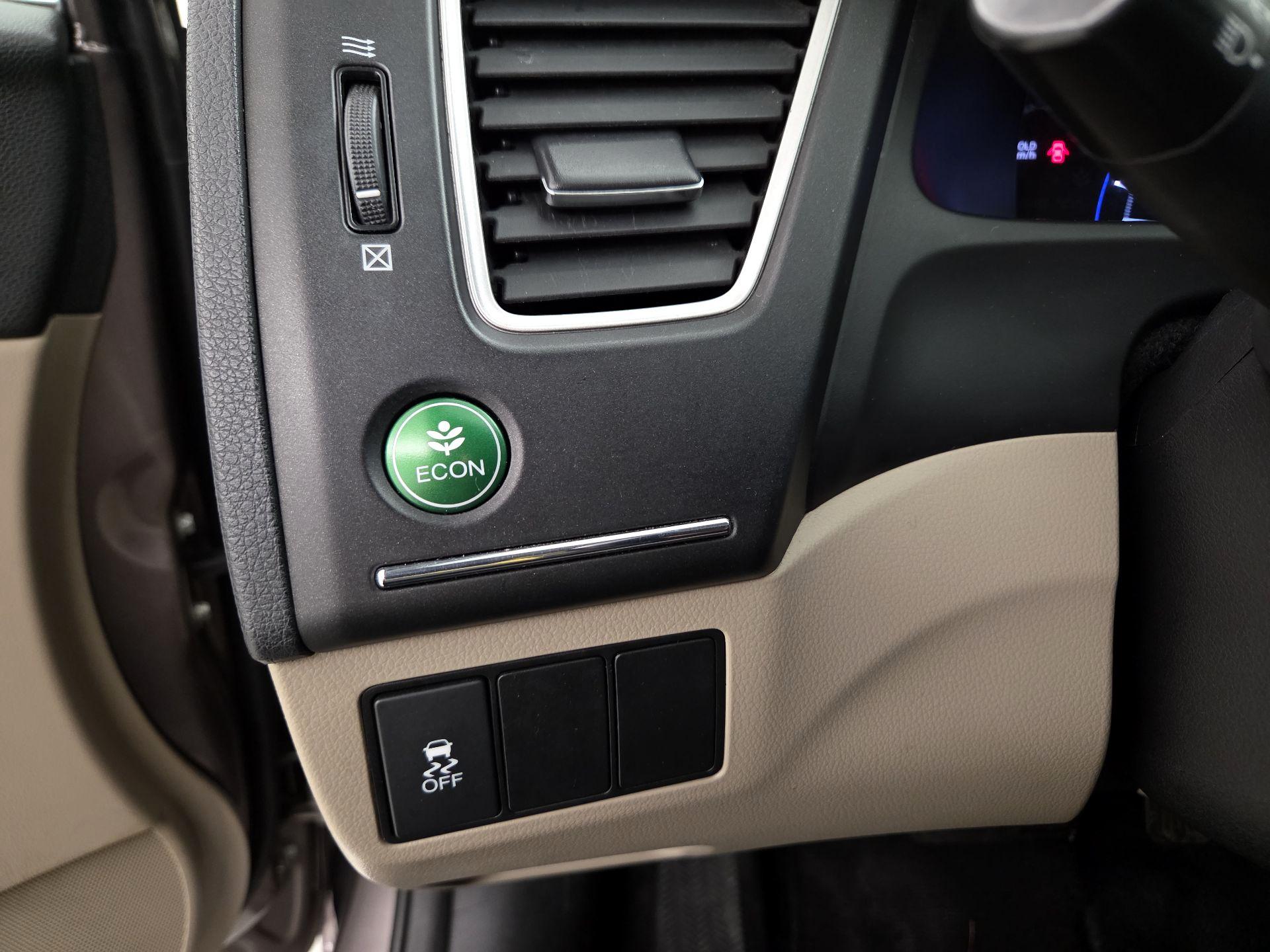 Thumbnail: 2015 Honda Civic - 13