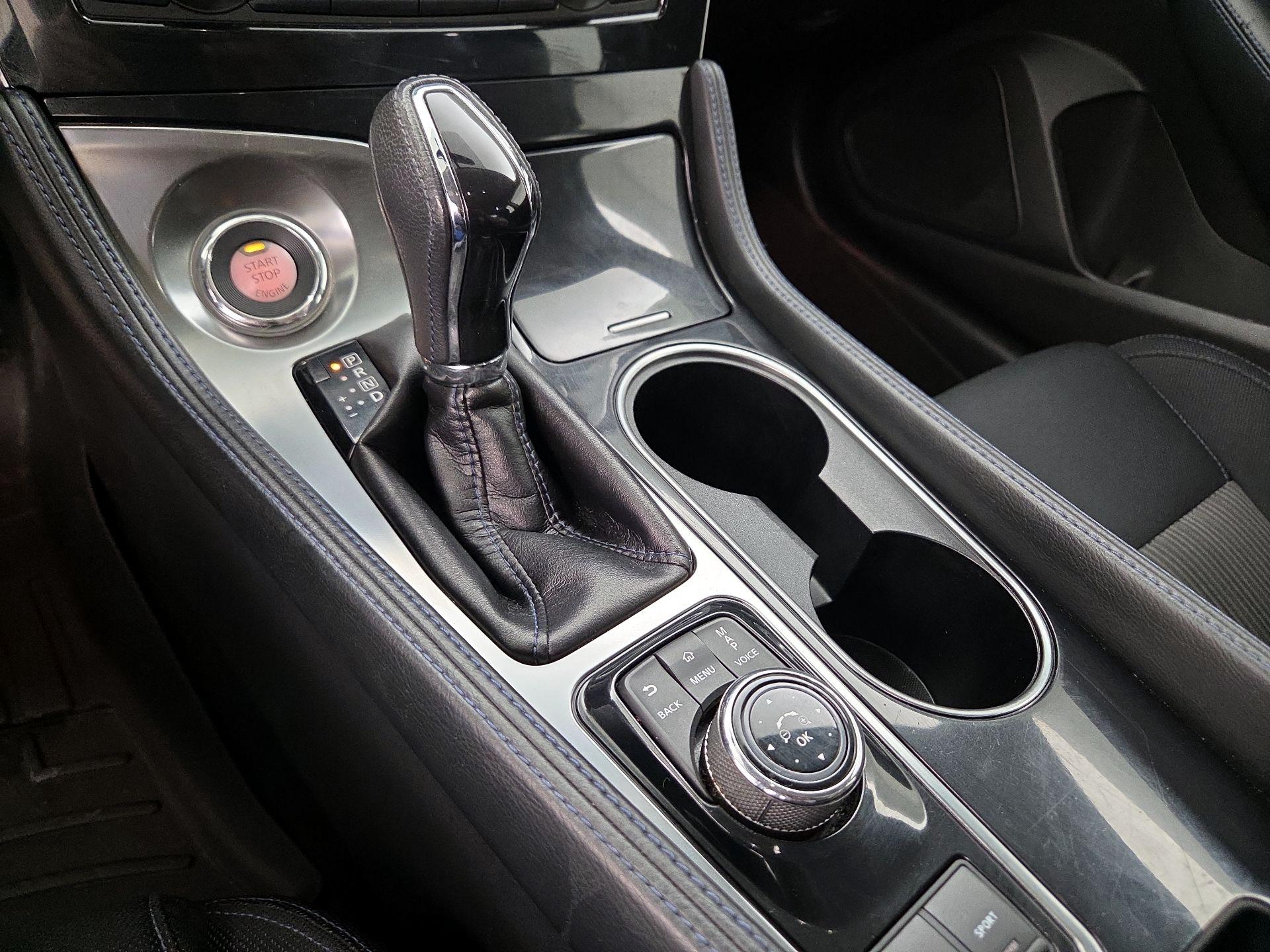 Thumbnail: 2016 Nissan Maxima - 18