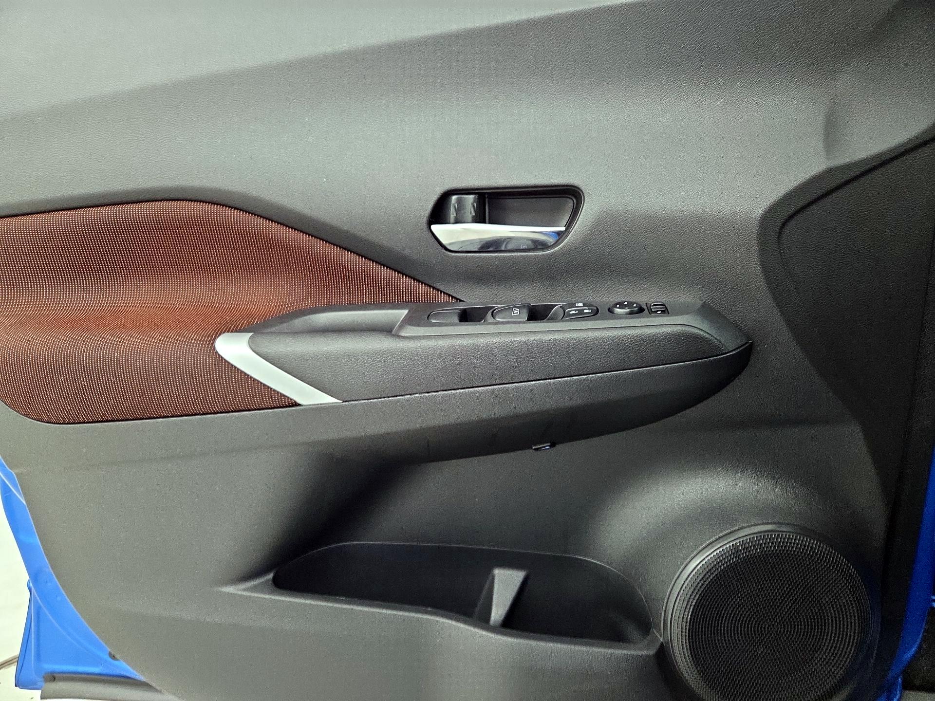 Thumbnail: 2023 Nissan Kicks - 12