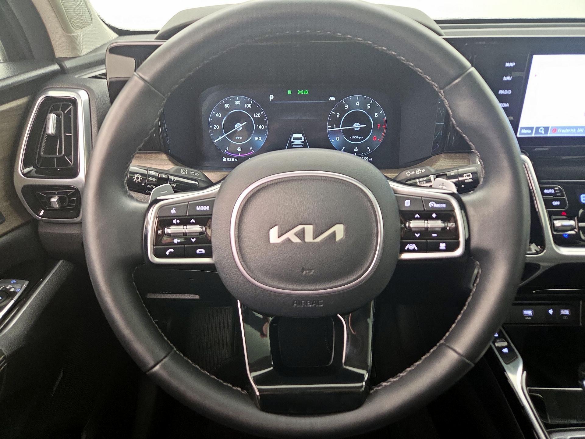 Thumbnail: 2023 Kia Sorento - 10