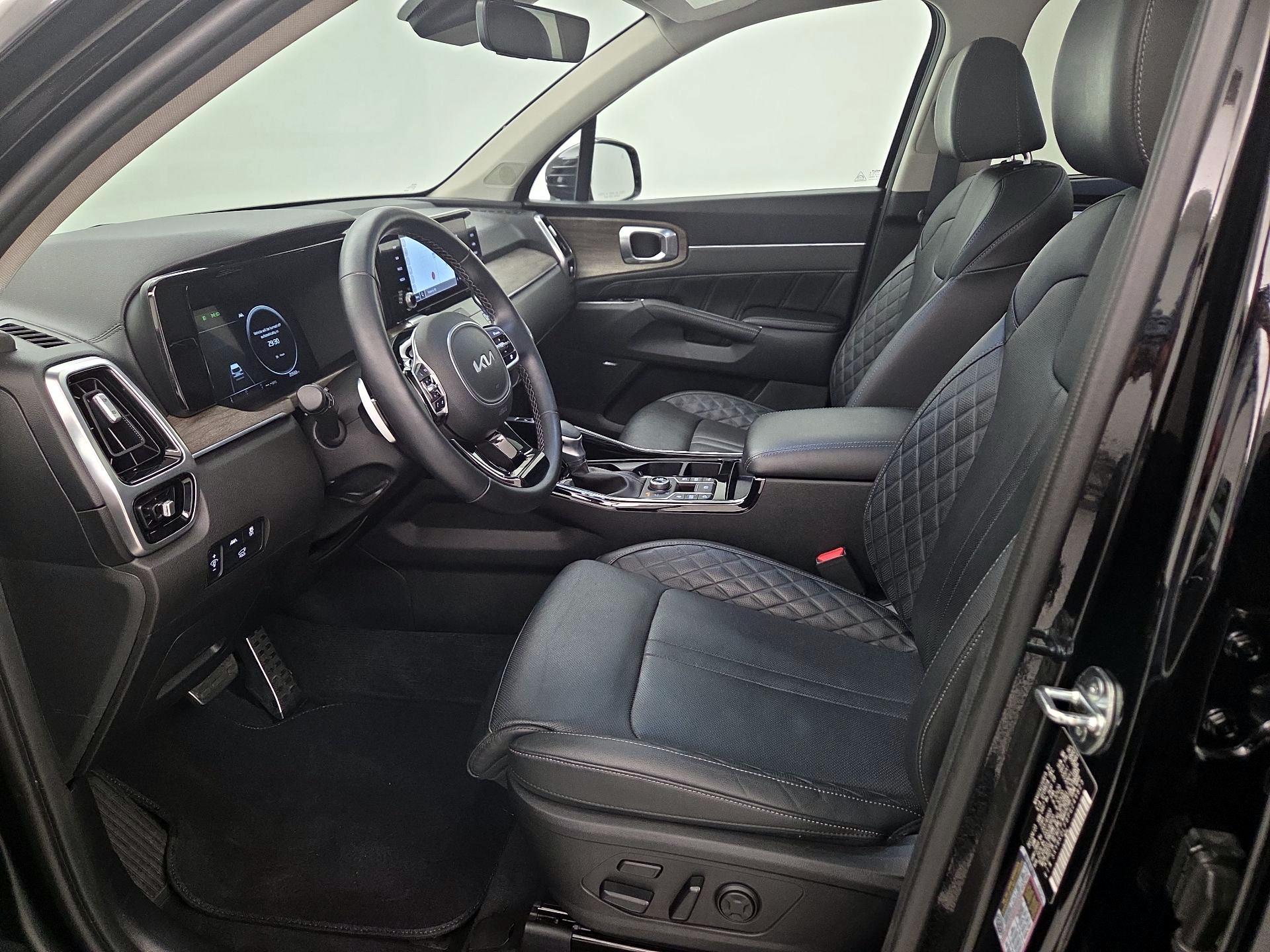 Thumbnail: 2023 Kia Sorento - 11