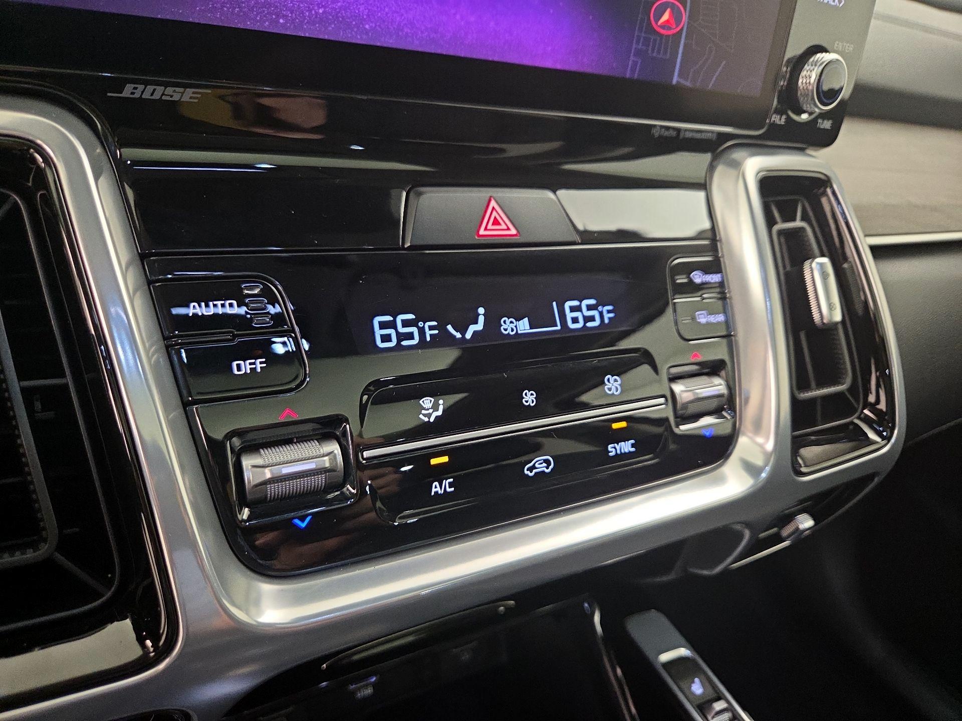 Thumbnail: 2023 Kia Sorento - 17