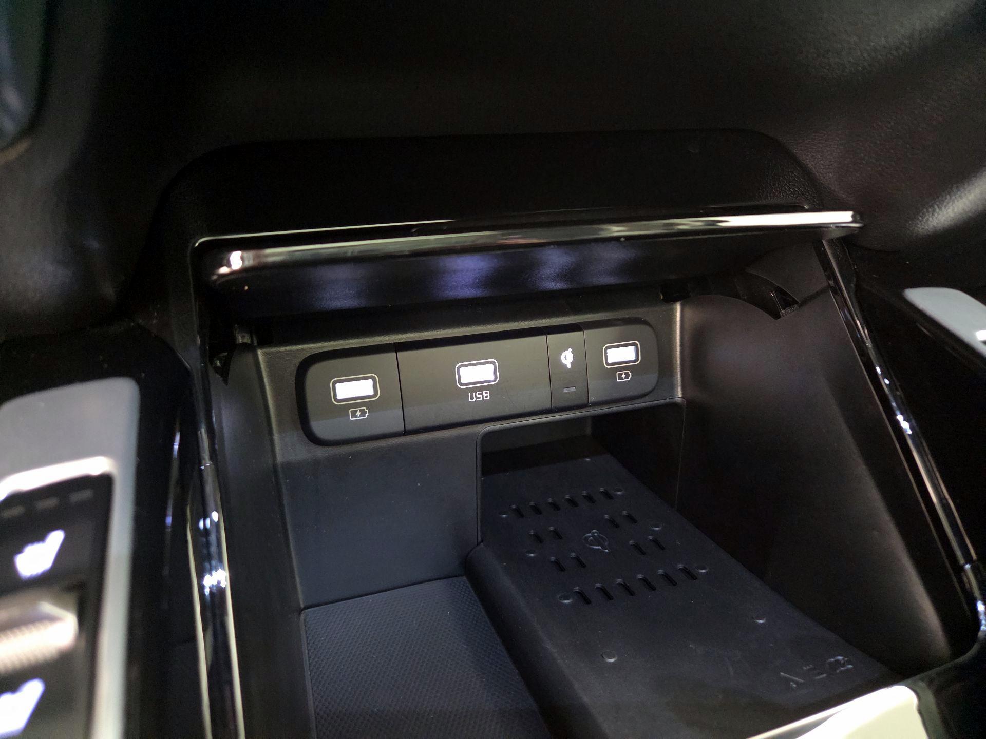 Thumbnail: 2023 Kia Sorento - 19