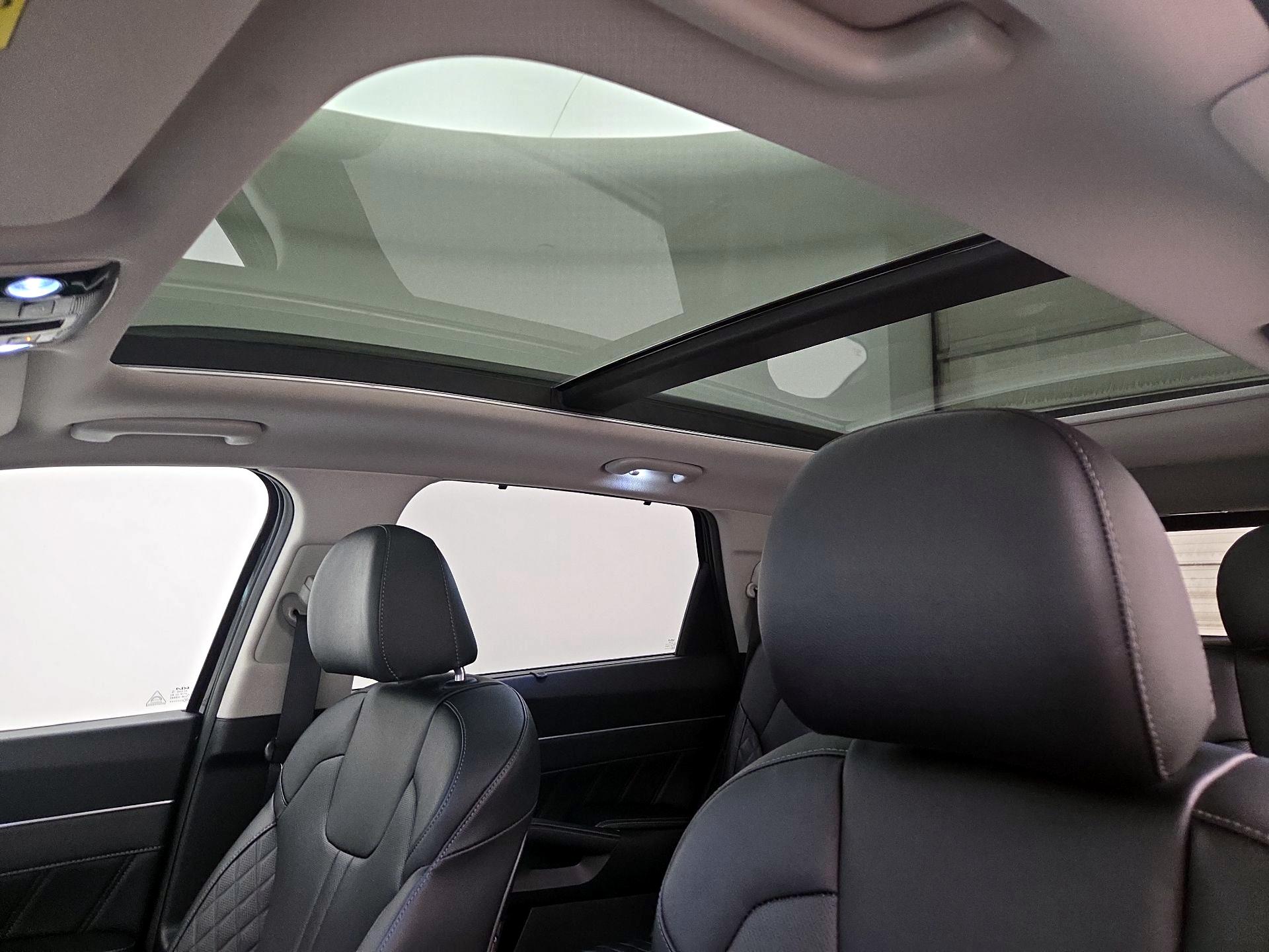 Thumbnail: 2023 Kia Sorento - 20