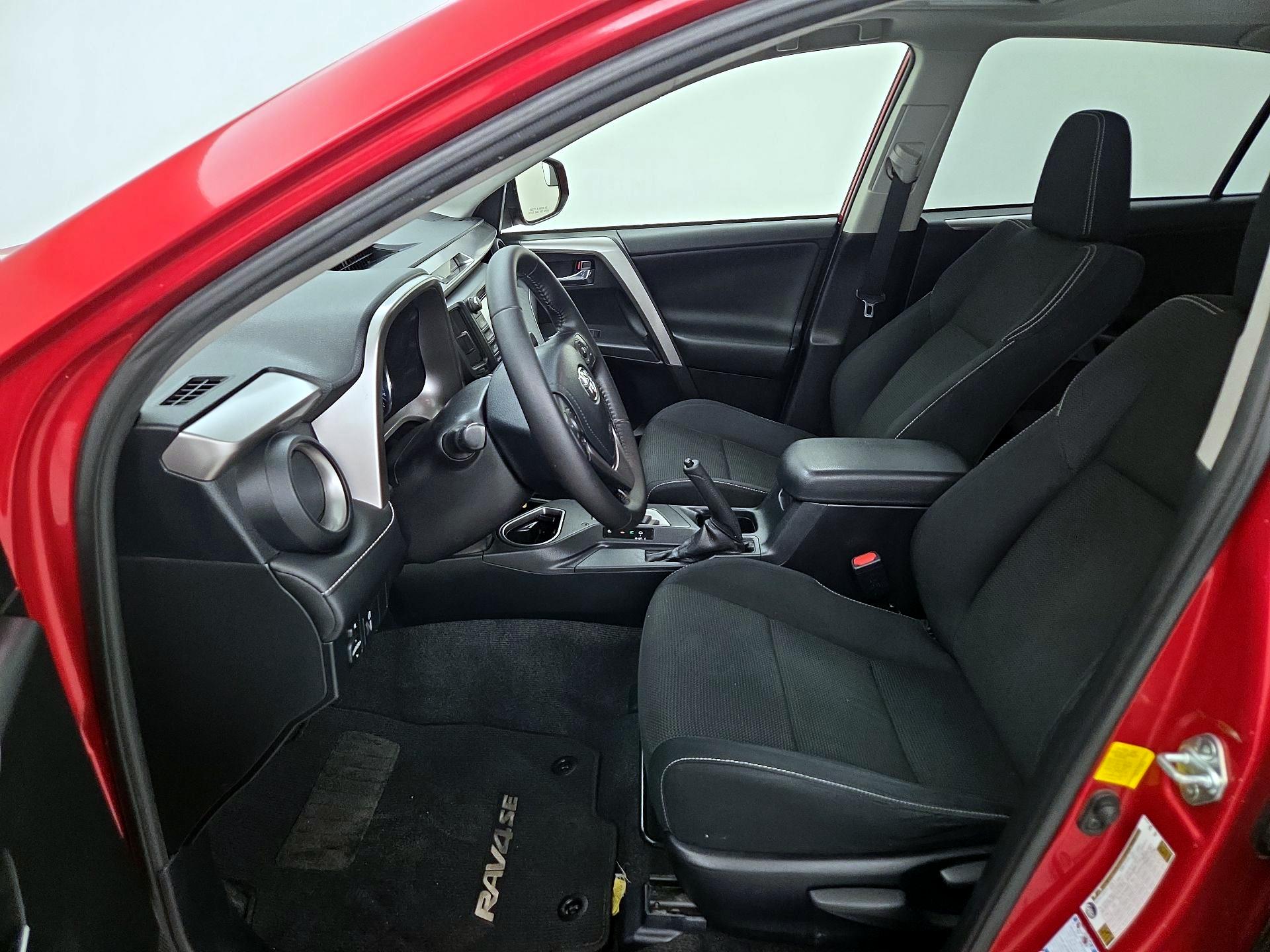 Thumbnail: 2016 Toyota RAV4 - 11