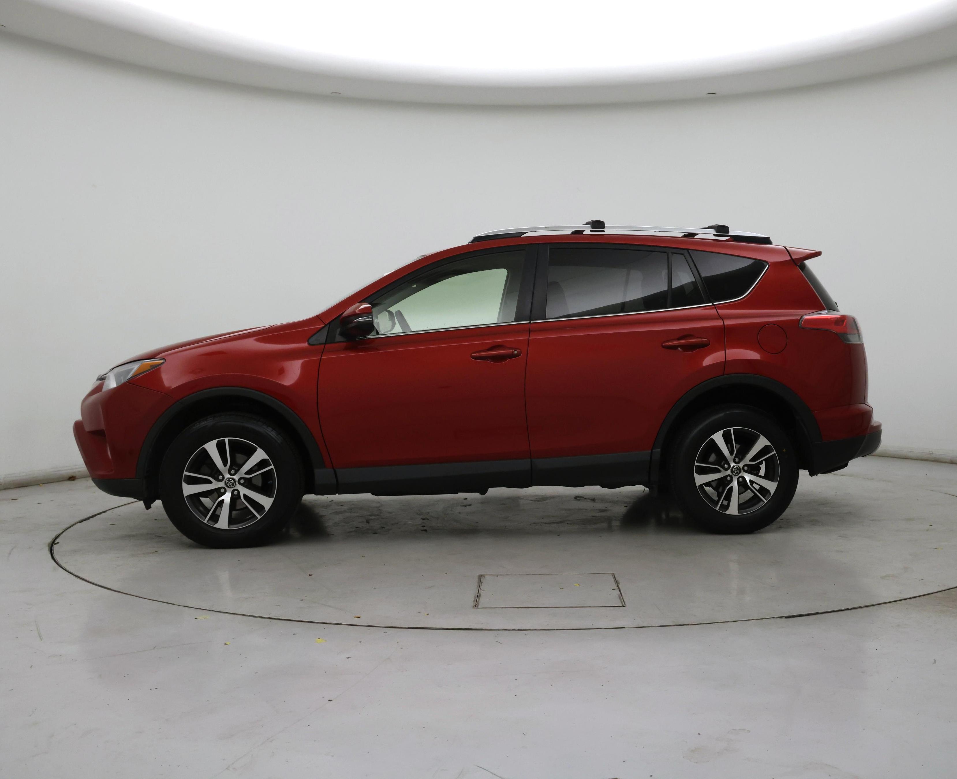 Thumbnail: 2016 Toyota RAV4 - 3
