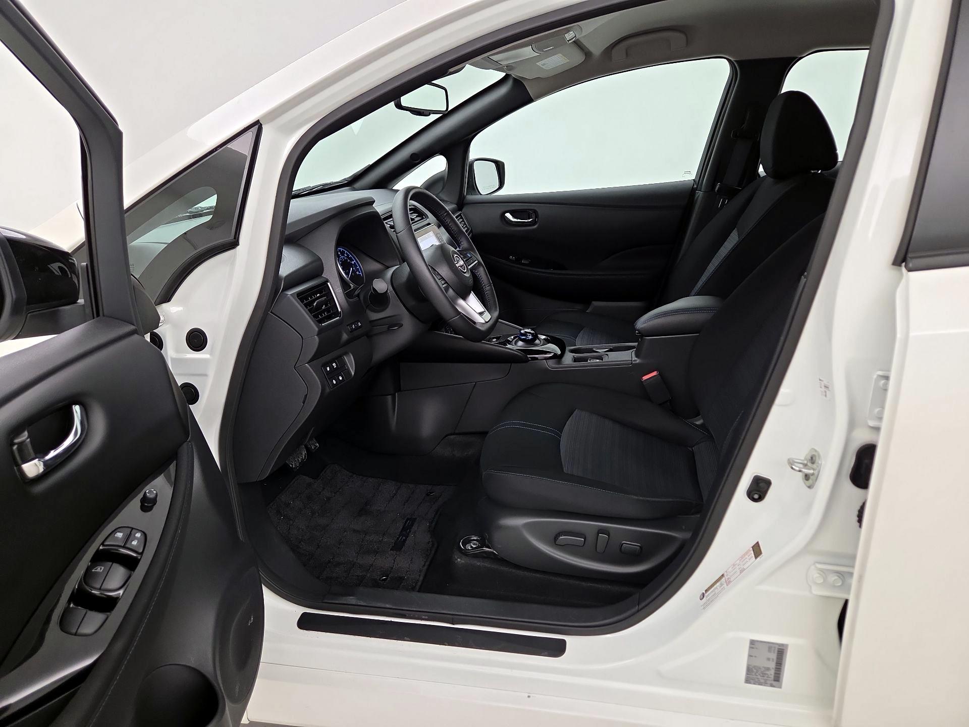 Thumbnail: 2024 Nissan Leaf - 11