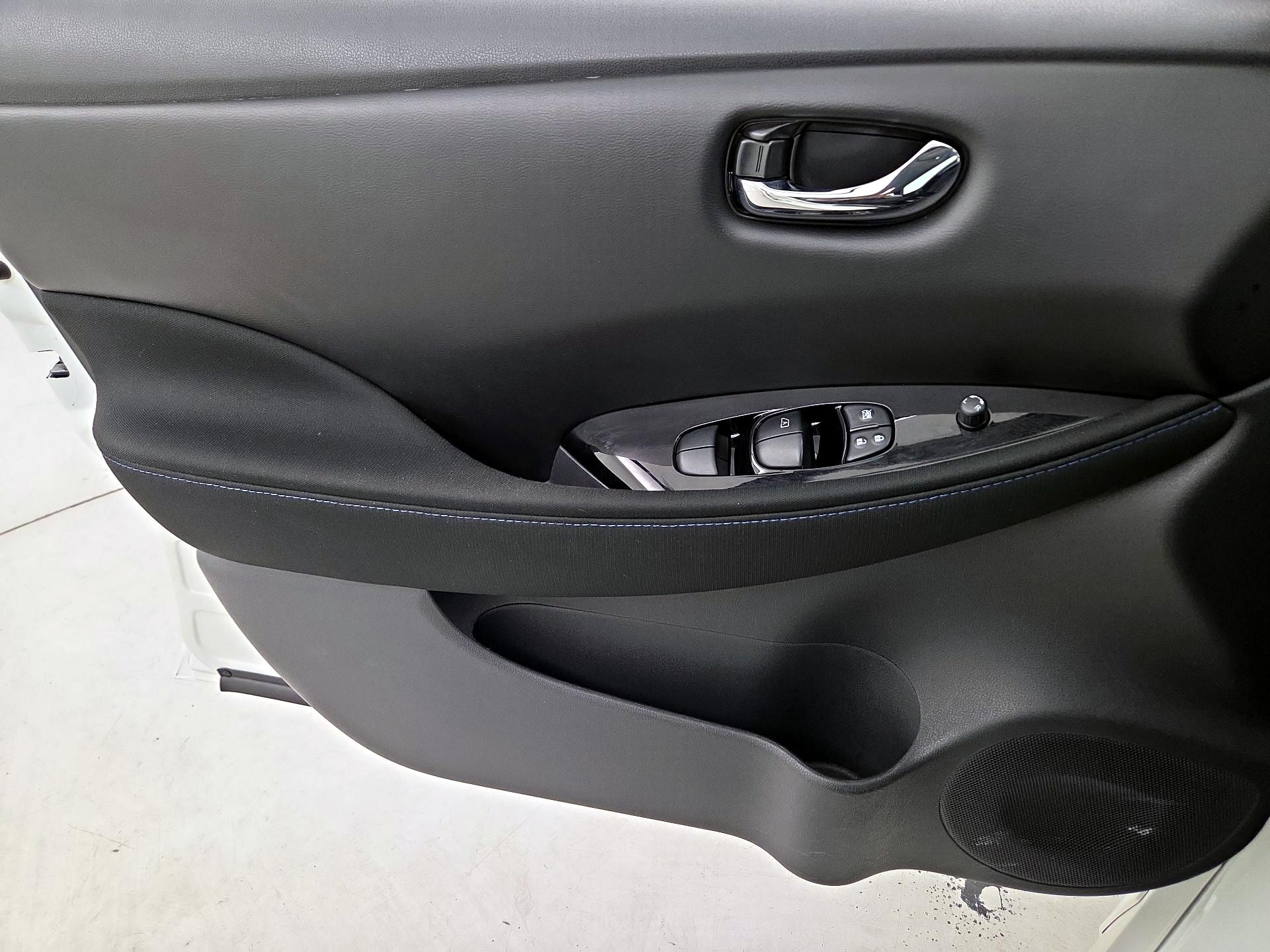 Thumbnail: 2024 Nissan Leaf - 12