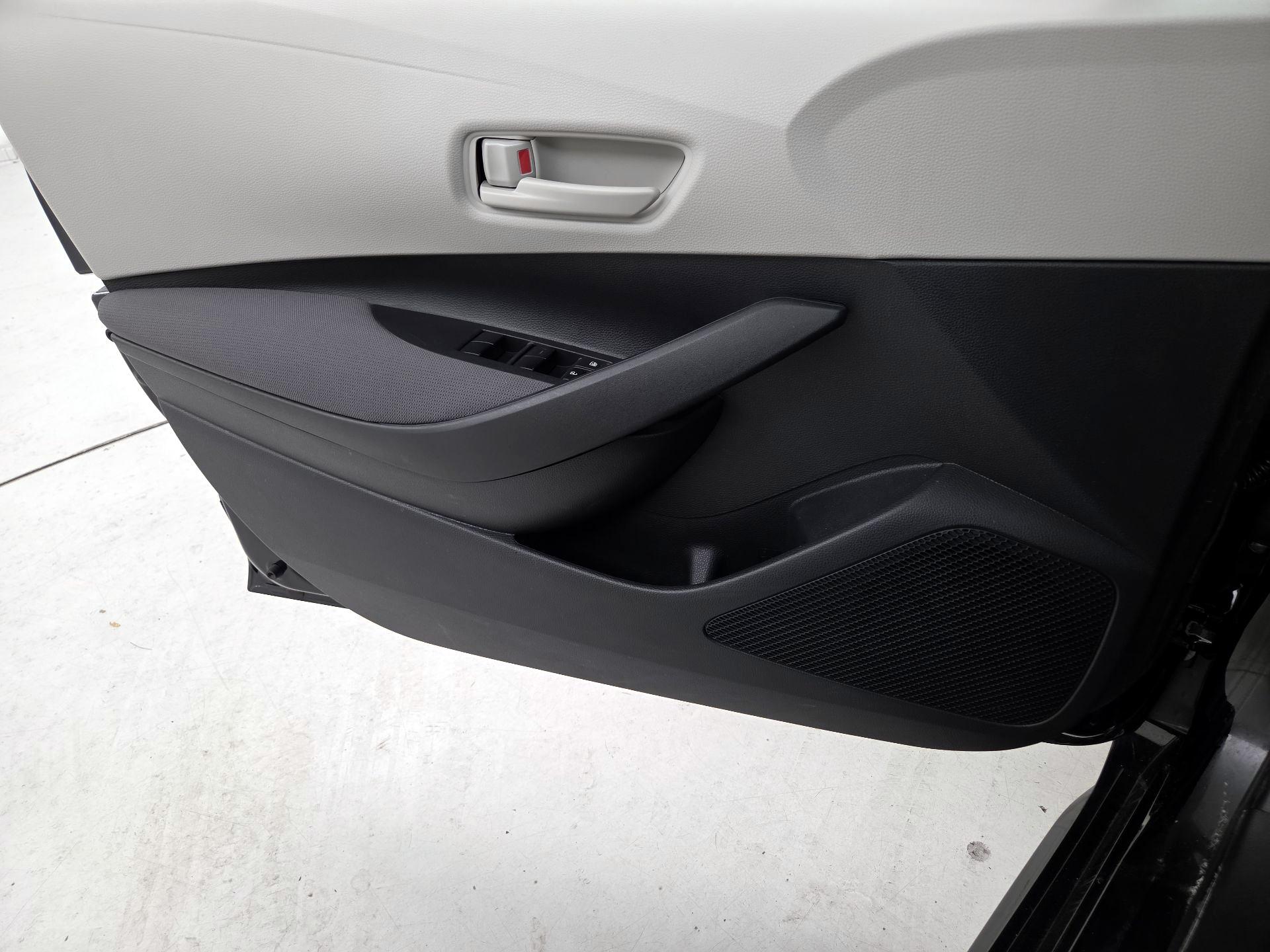 Thumbnail: 2025 Toyota Corolla - 12