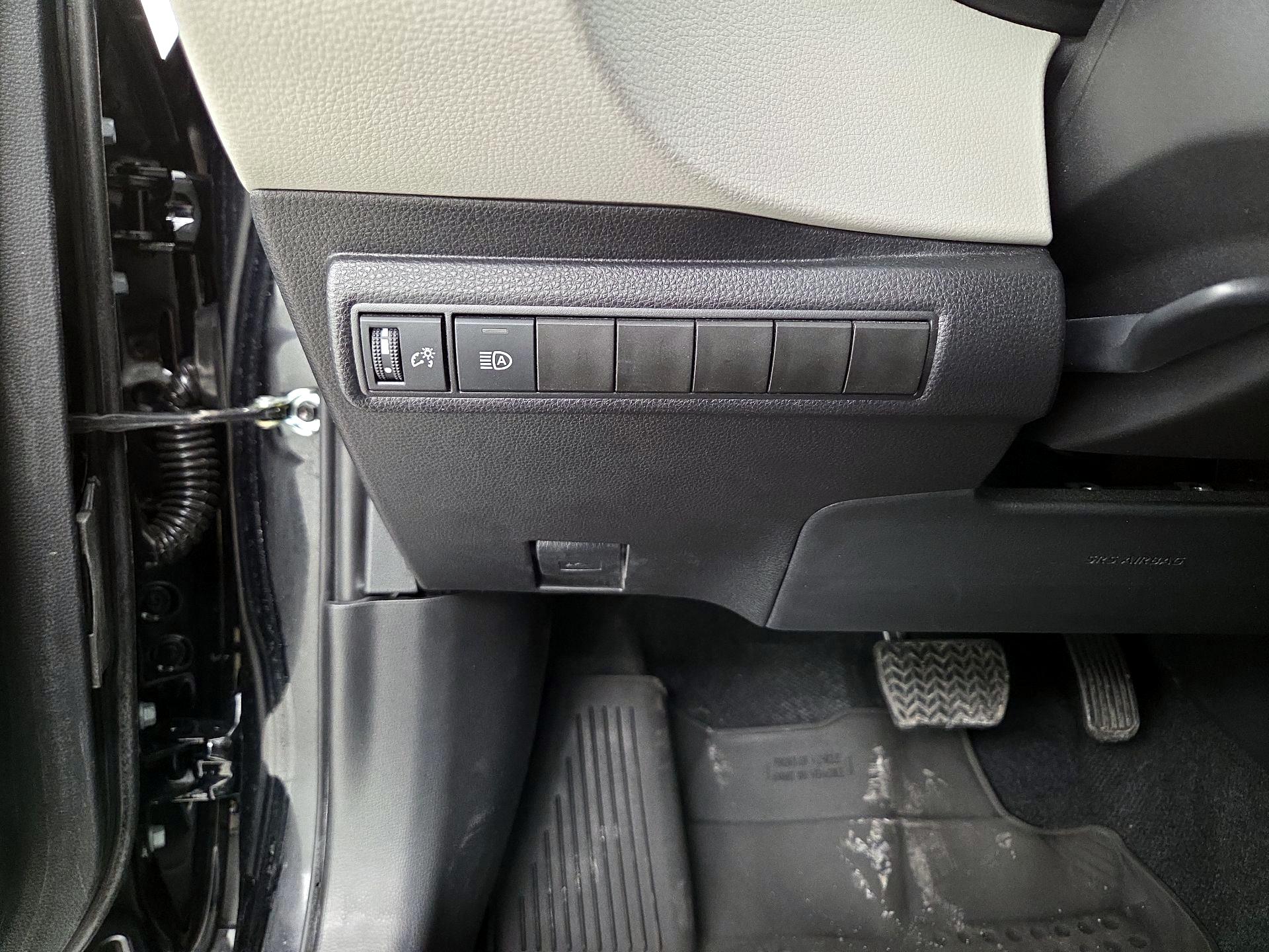 Thumbnail: 2025 Toyota Corolla - 13