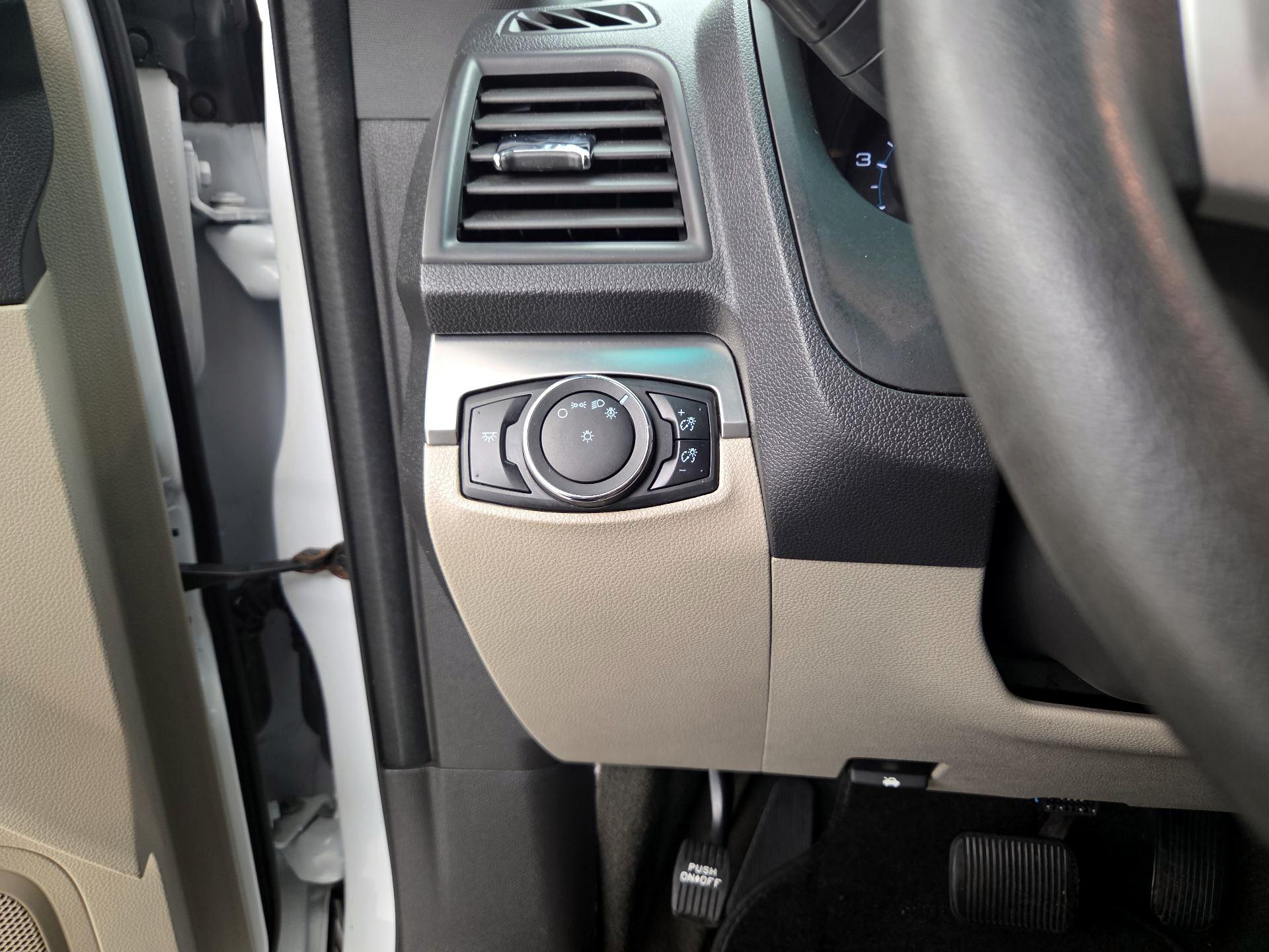 Thumbnail: 2015 Ford Explorer - 13