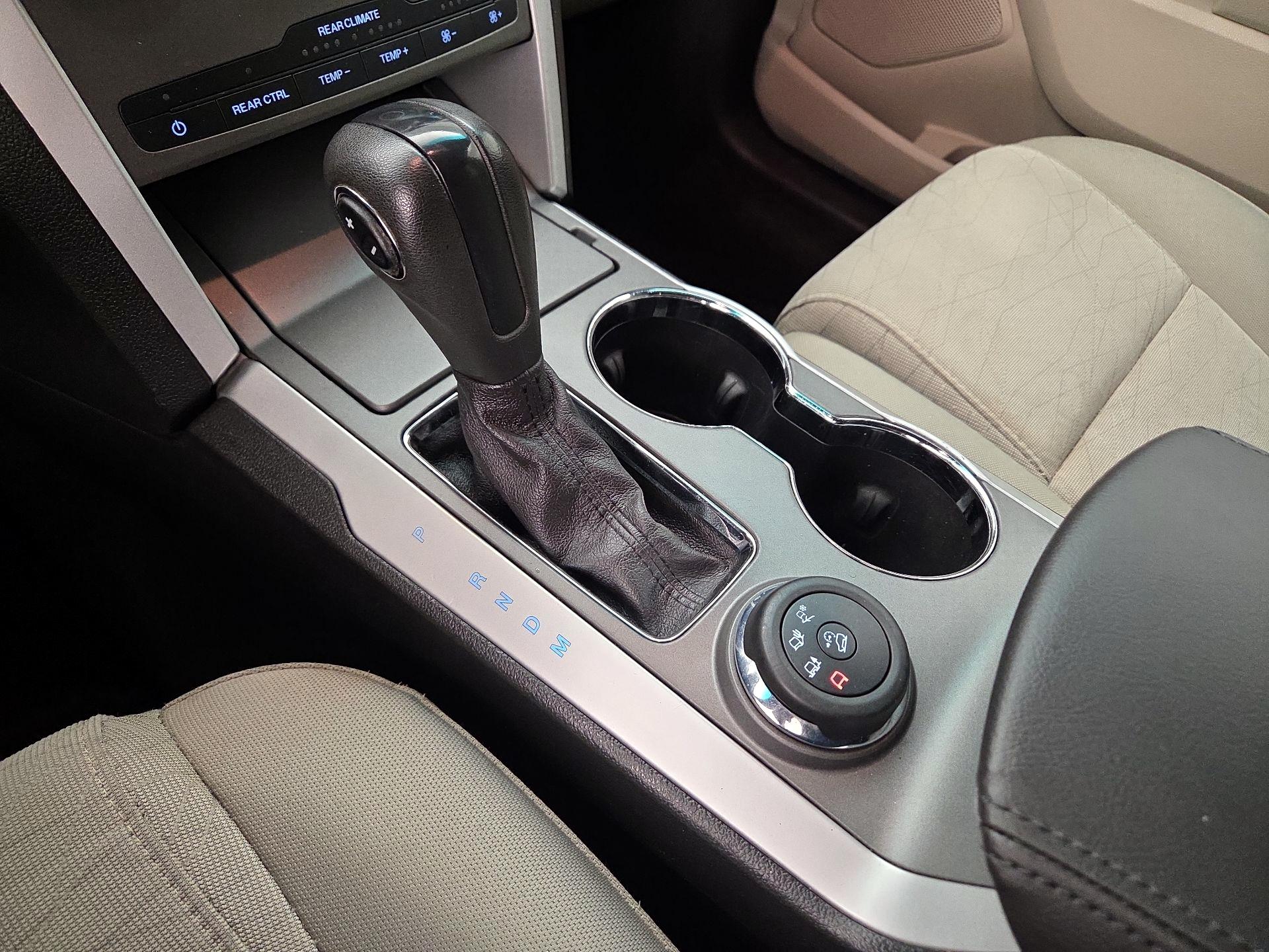 Thumbnail: 2015 Ford Explorer - 16
